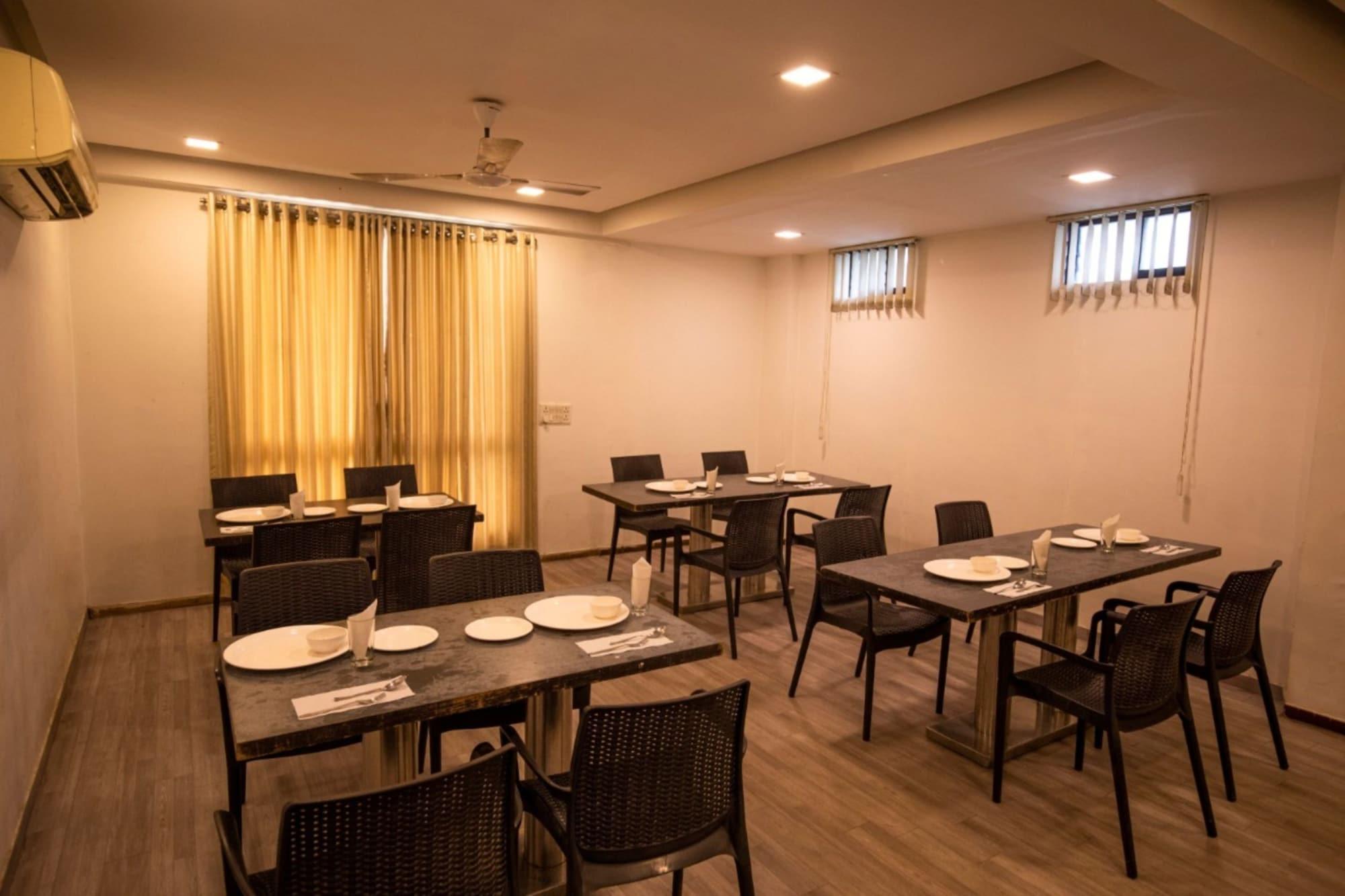 Restaurant Hotel Shrimad Residency