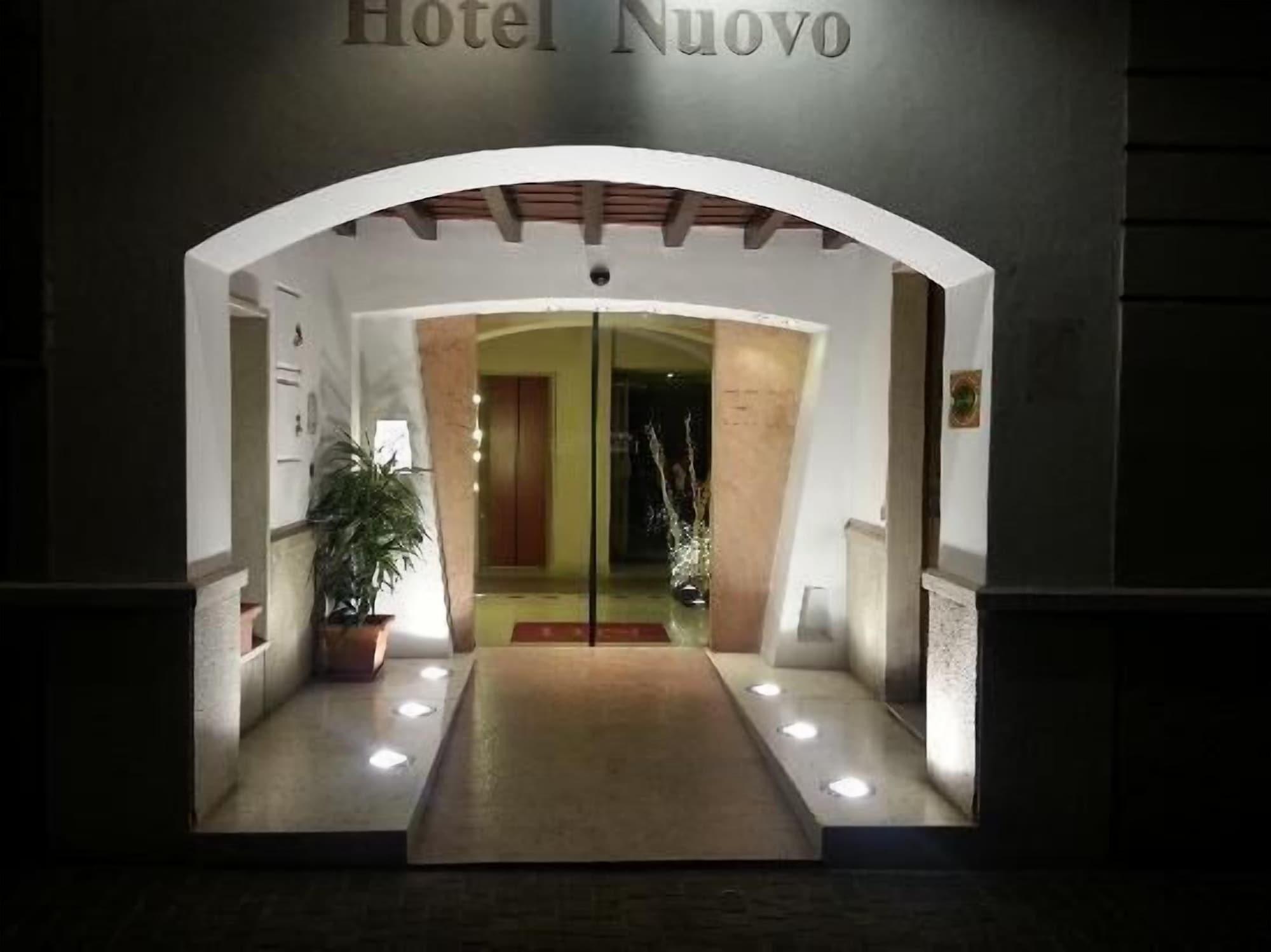 Vista Exterior Hotel Nuovo De Cesero