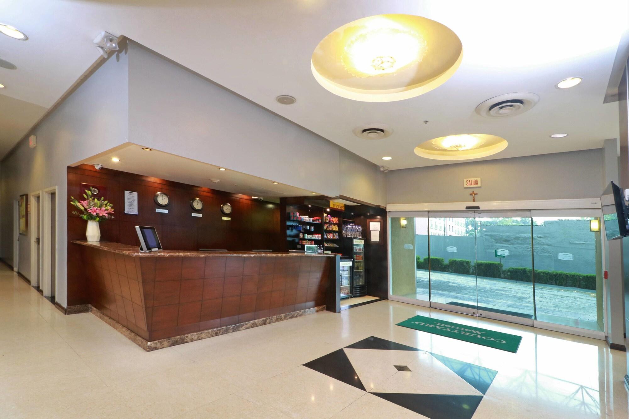 Vista Lobby Courtyard Monterrey San Jeronimo/Valle