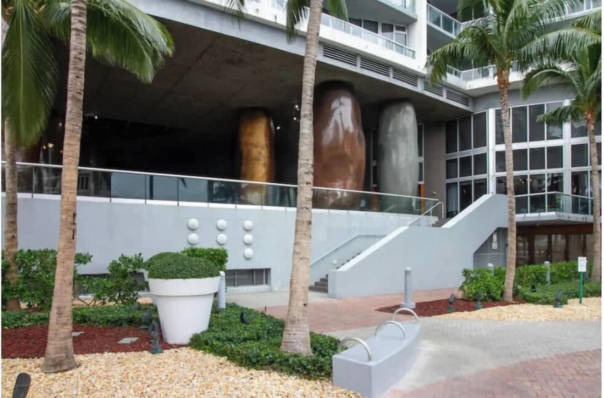 Vista Exterior Icon Brickell Luxe Stays by IliosRentals
