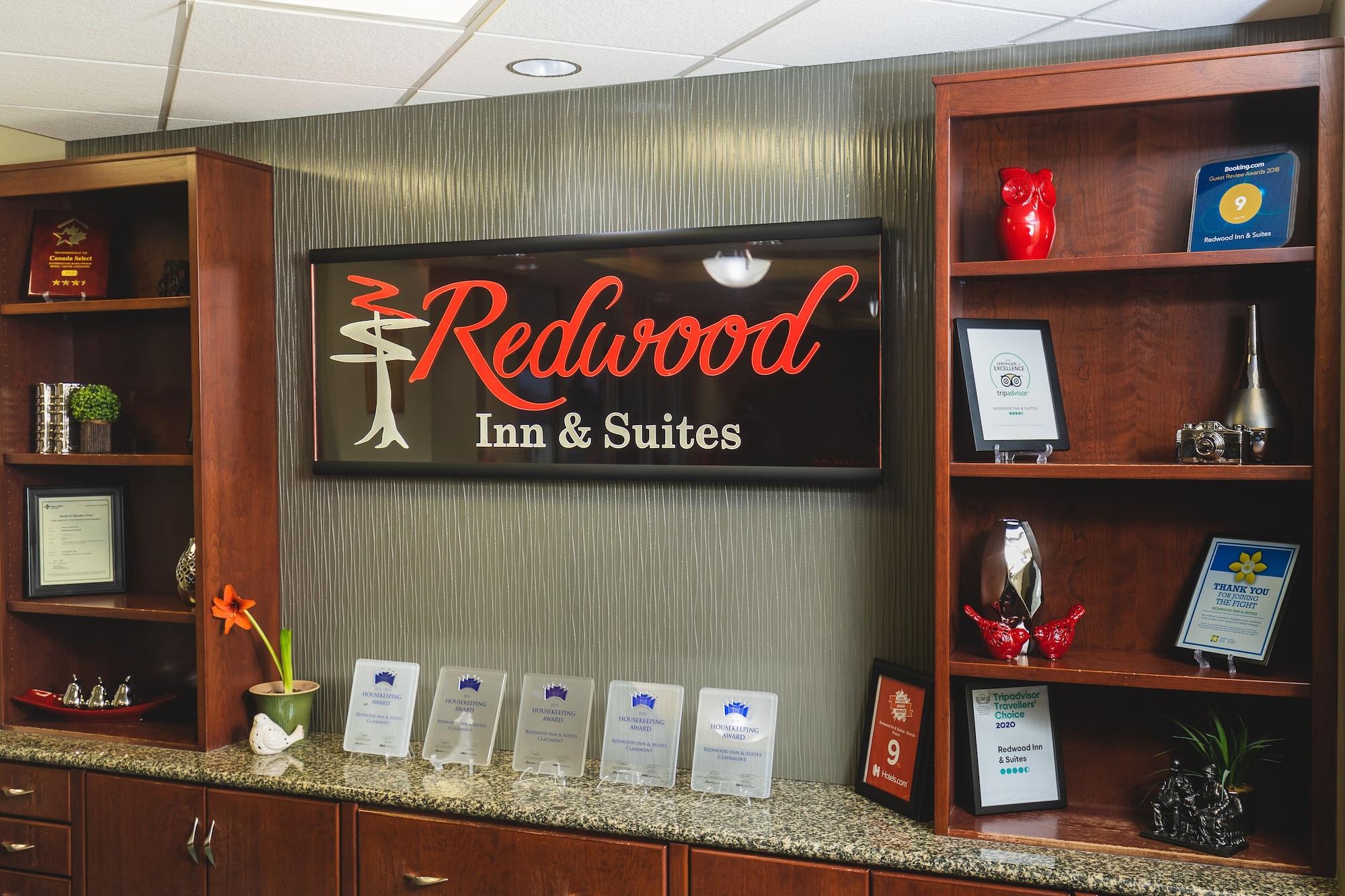 Vista Lobby Redwood Inn & Suites - Grande Prairie