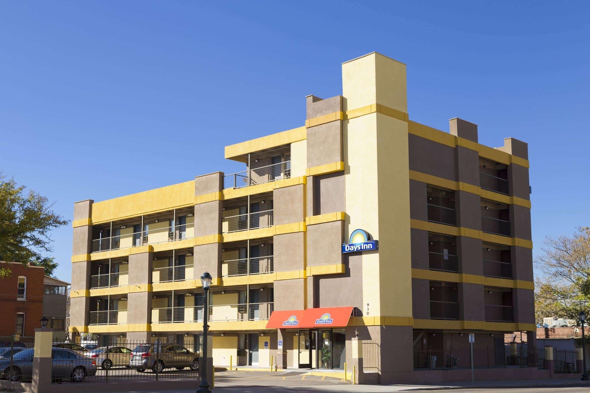 Vista Exterior Days Inn by Wyndham Denver Downtown