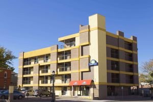 Alojamiento - Days Inn by Wyndham Denver Downtown