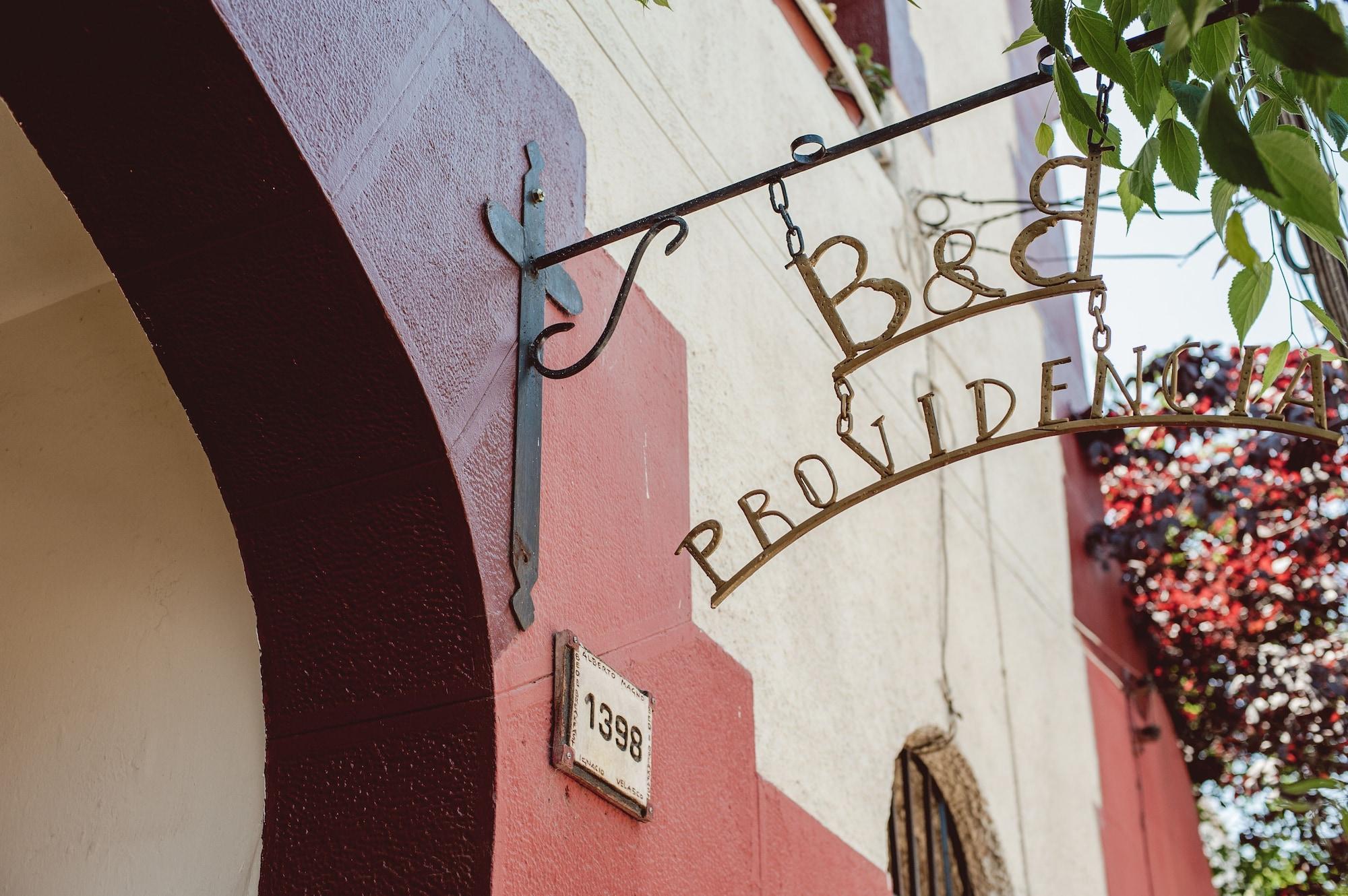 Varios Providencia Bed and Breakfast