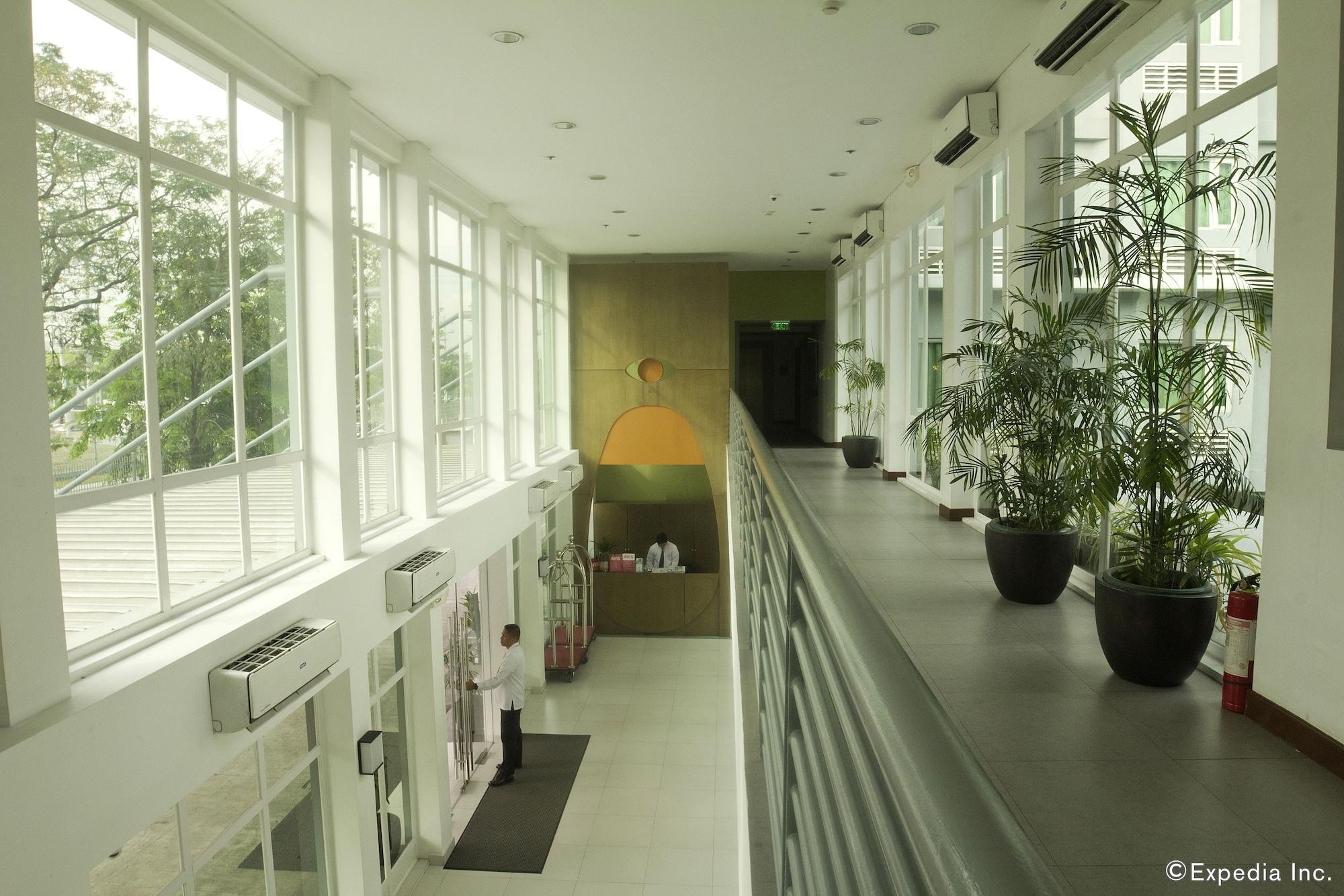 Vista Lobby Microtel by Wyndham UP Technohub