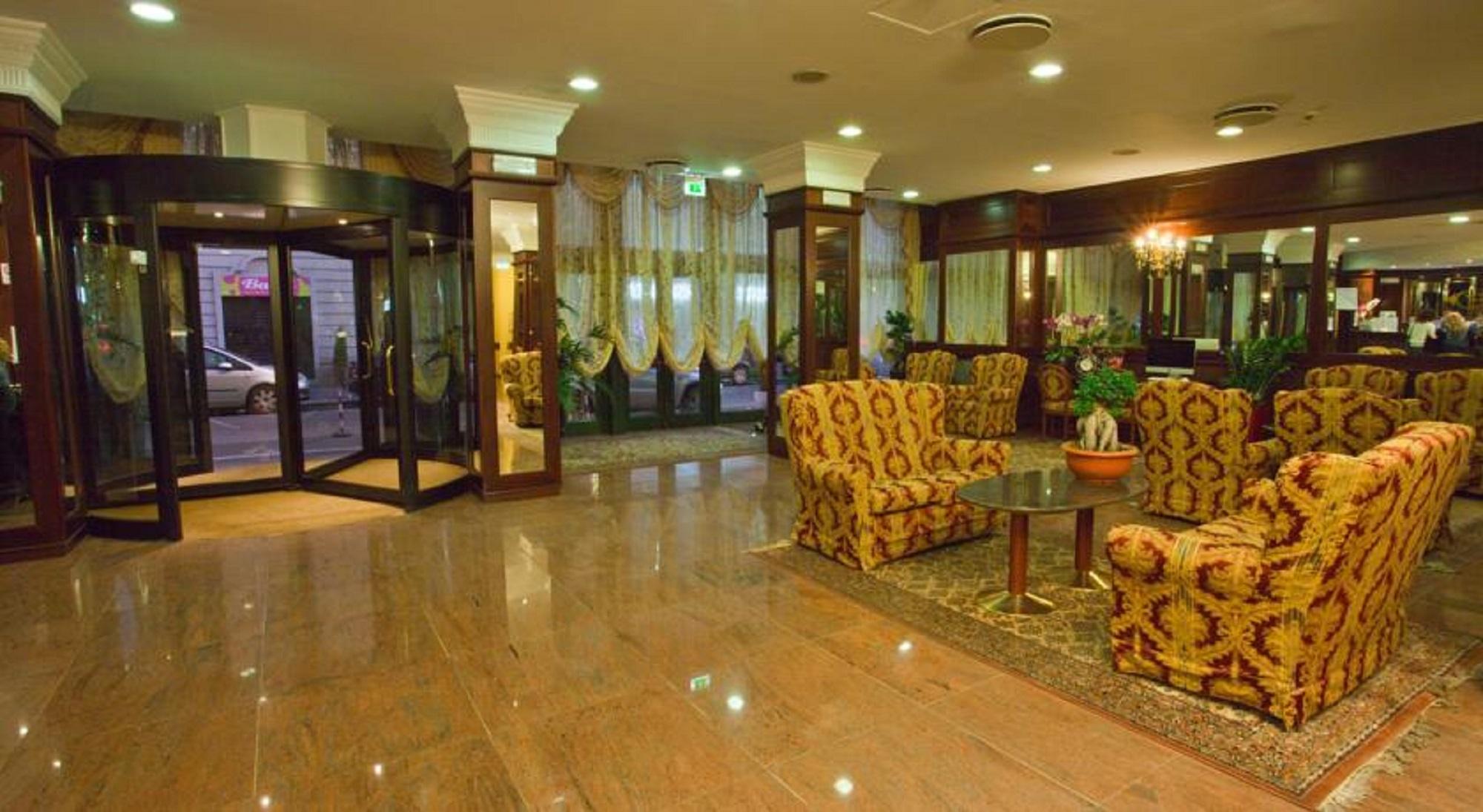Vista Lobby Mythos