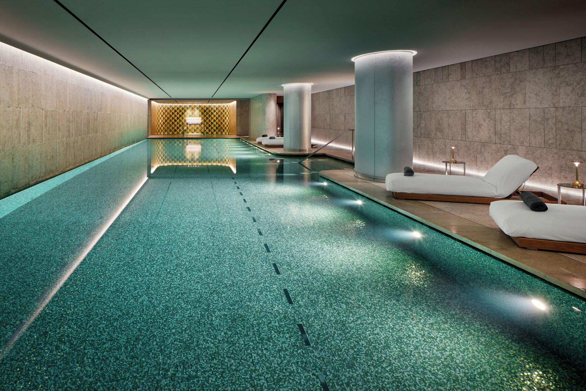 Vista Piscina Bvlgari Hotel Paris