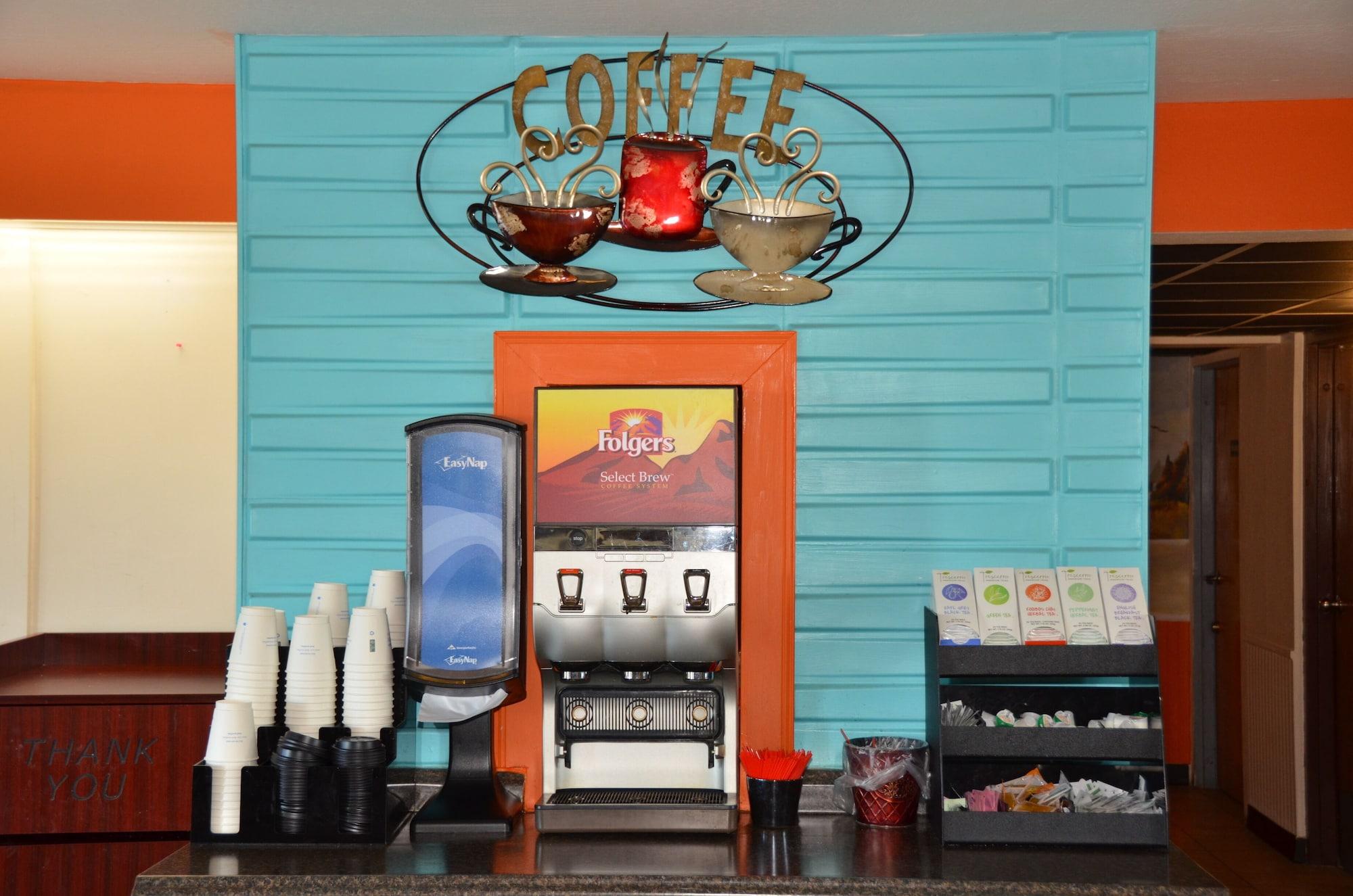 Bar/Salón Howard Johnson by Wyndham Yuma