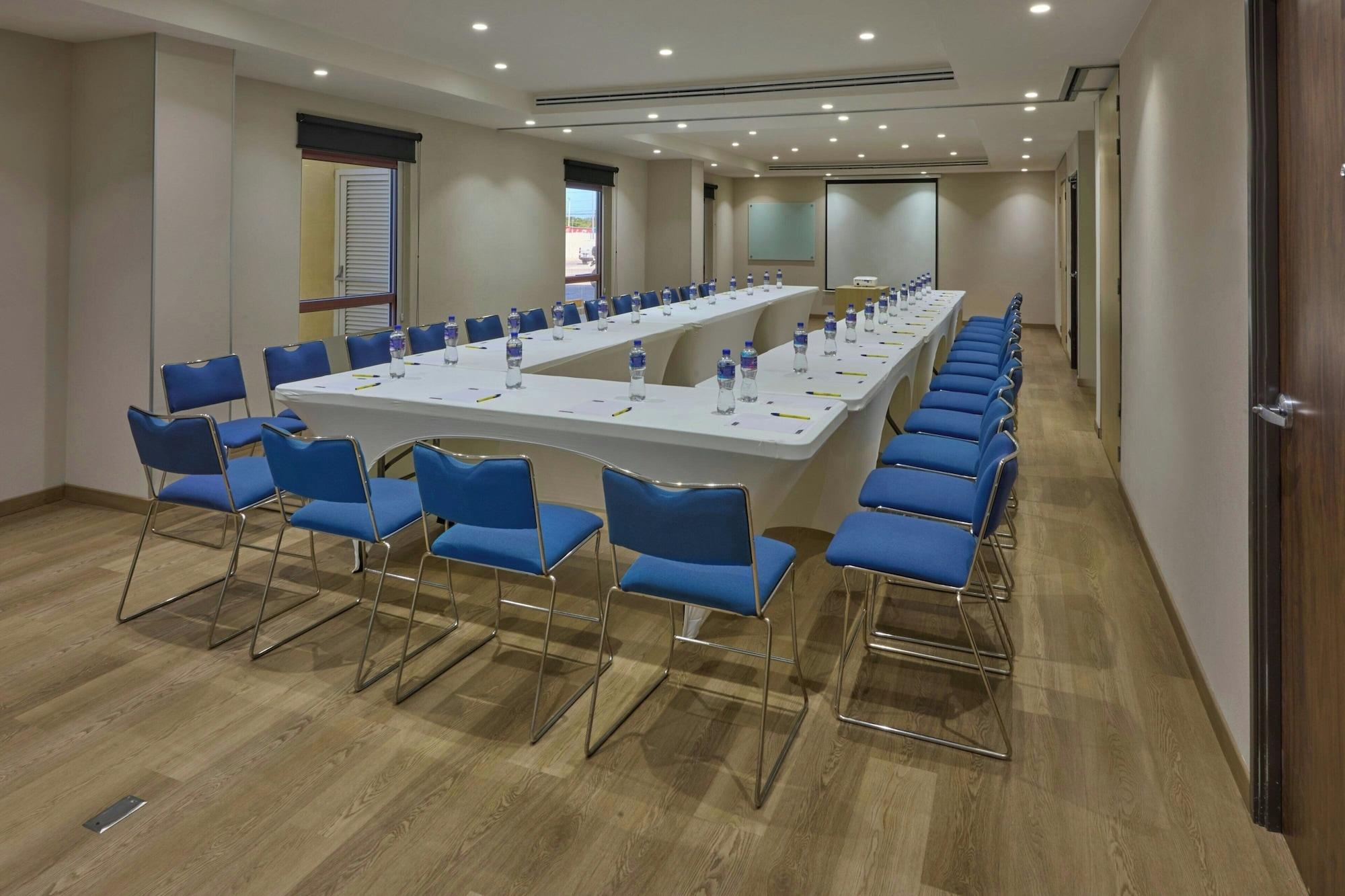 Sala de Reuniones City Express By Marriott Cancun Aeropuerto