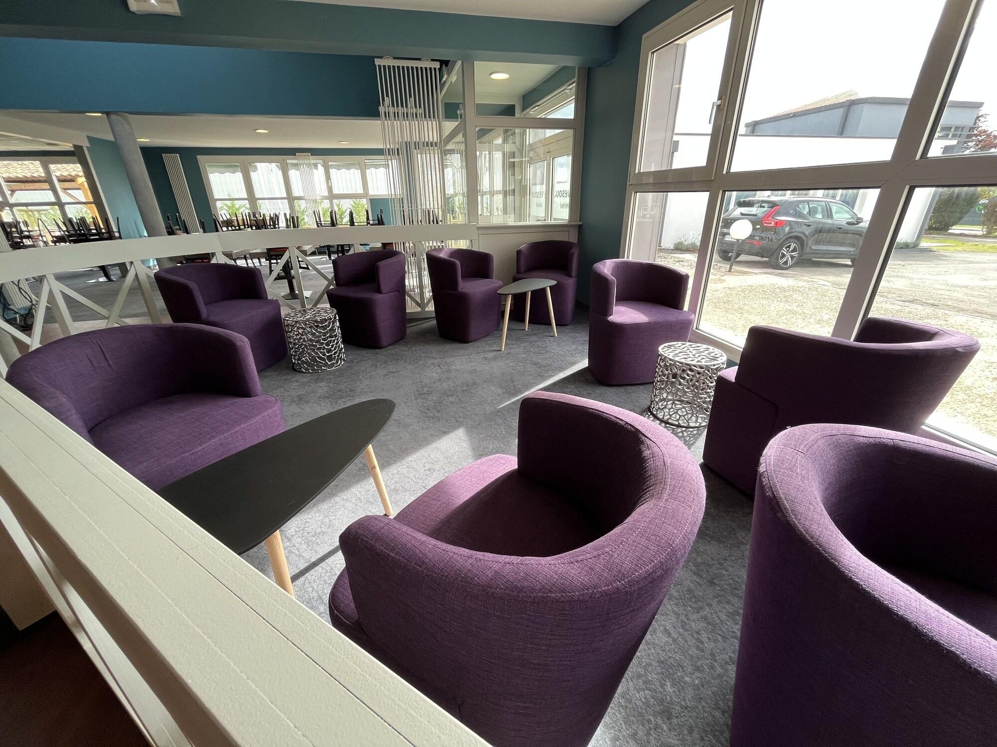 Bar/Salón Brit Hotel Le Vesoul