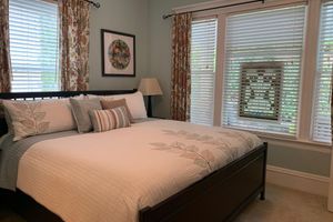 Alquiler Vacacional - Charming  and spacious 2-story home with amazing views of the Columbia River.