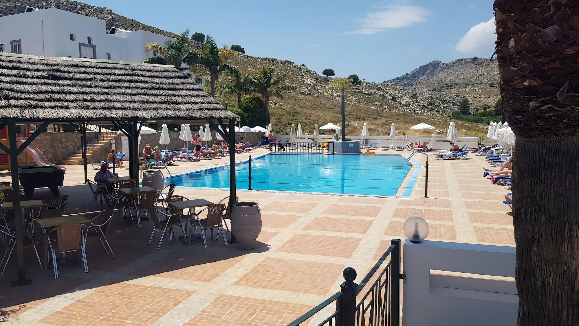 Bar/Salón 'Lindian Myth' Sea View Studios