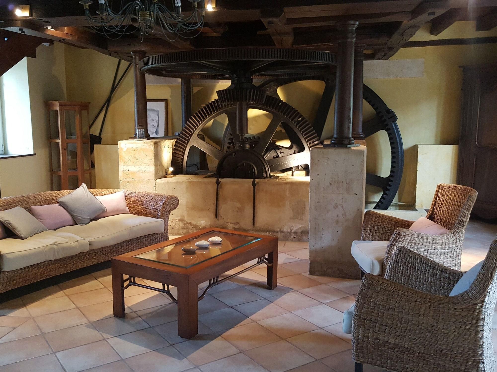 Bar/Salón Le Moulin de Bacchus
