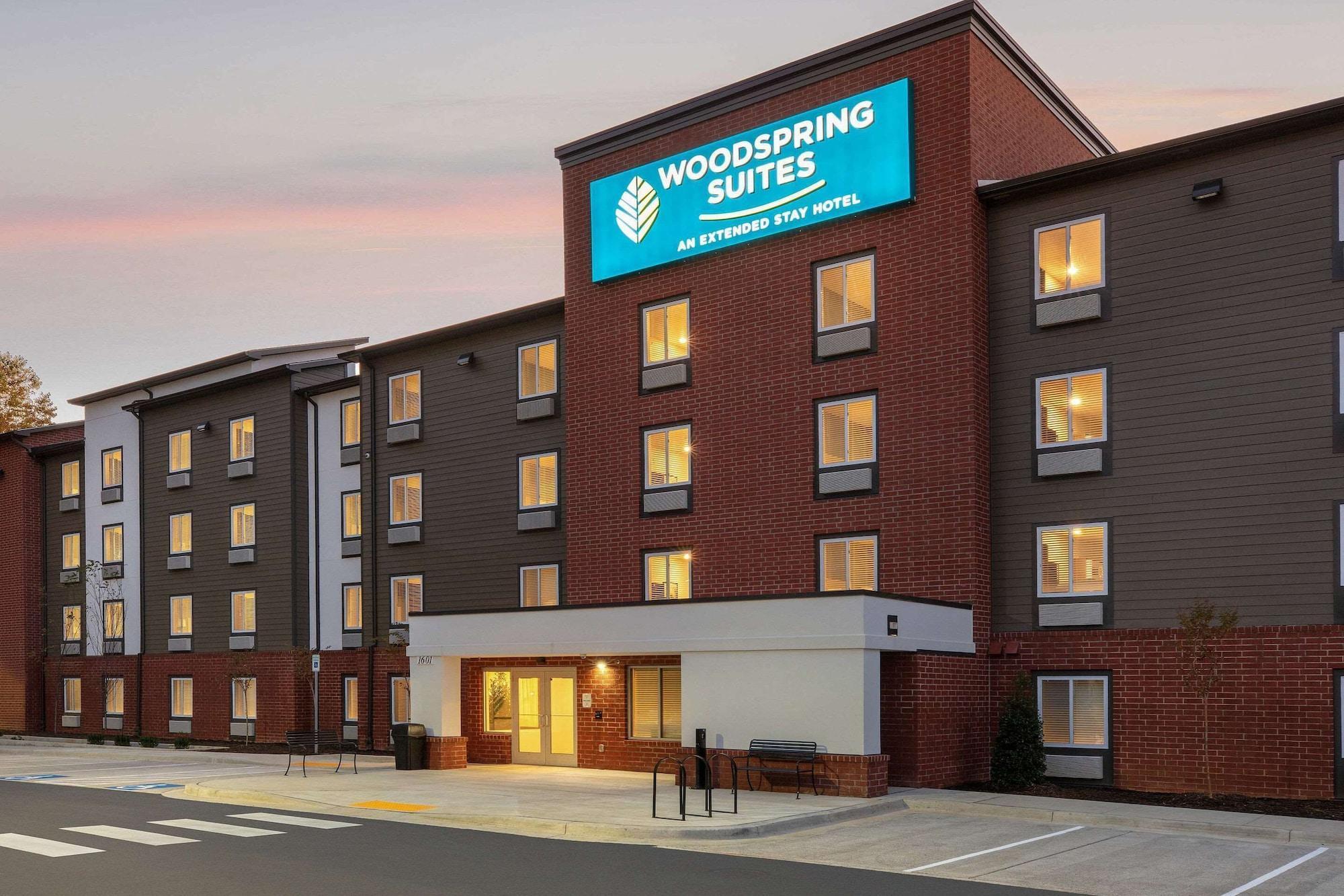Vista Exterior WoodSpring Suites Washington DC East Arena Drive