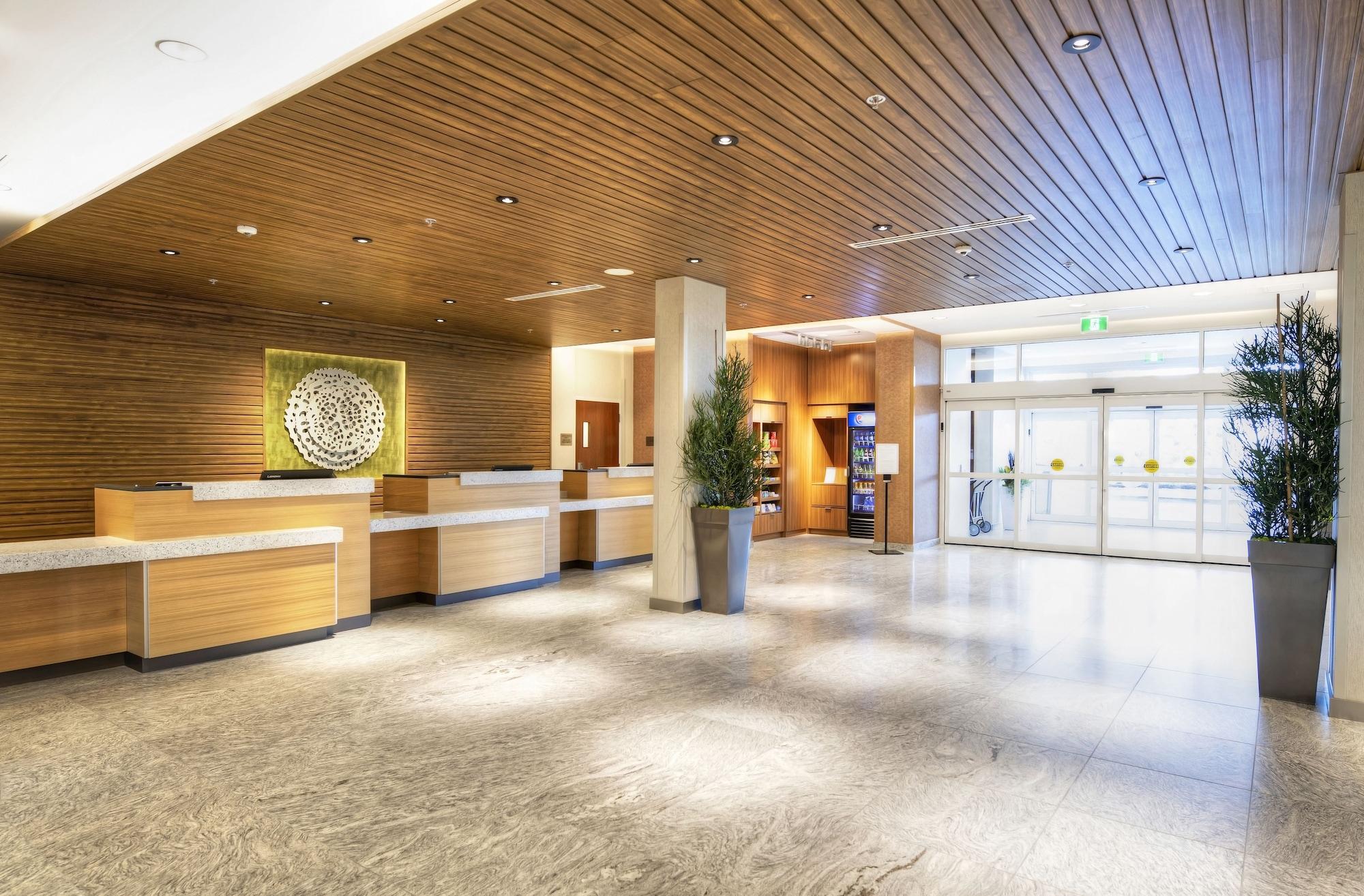 Vista Lobby Fairfield Inn & Suites by Marriott Ottawa Airport