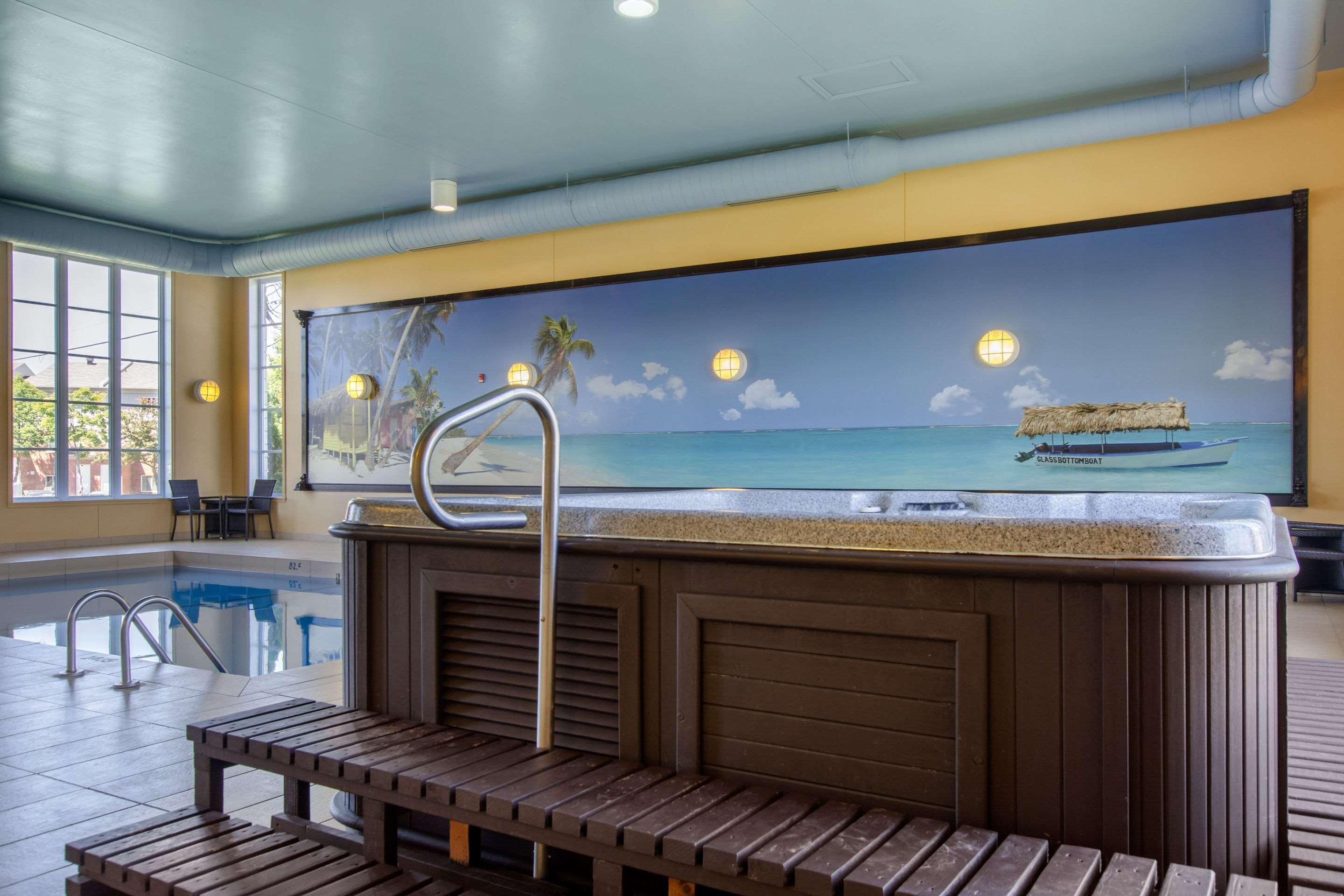 Vista Piscina Comfort Inn & Suites Levis
