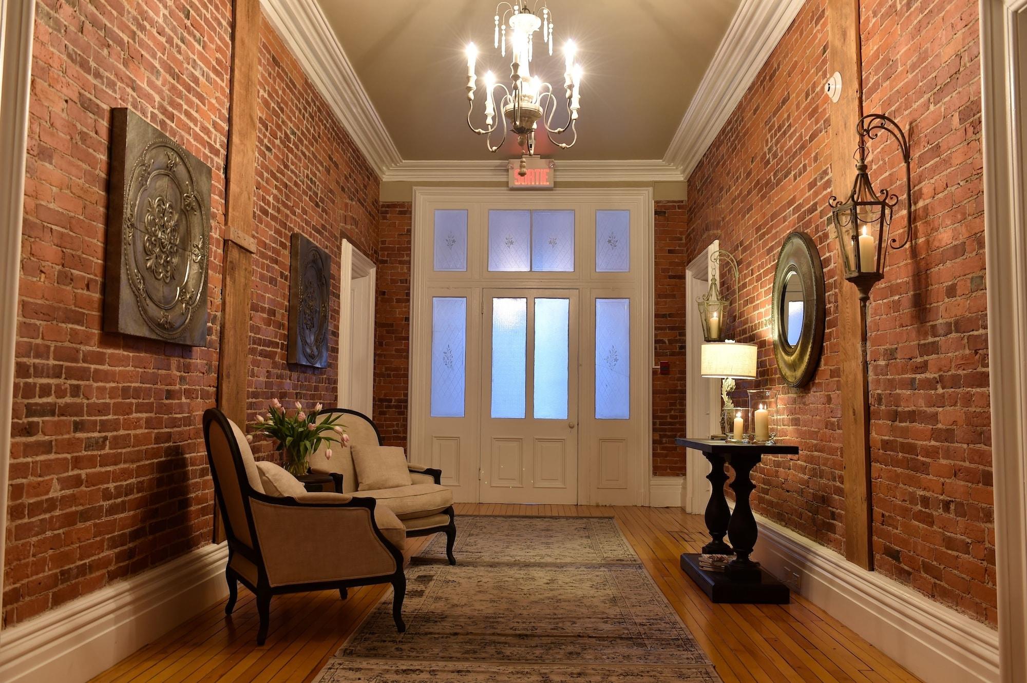Vista Lobby Manoir Maplewood