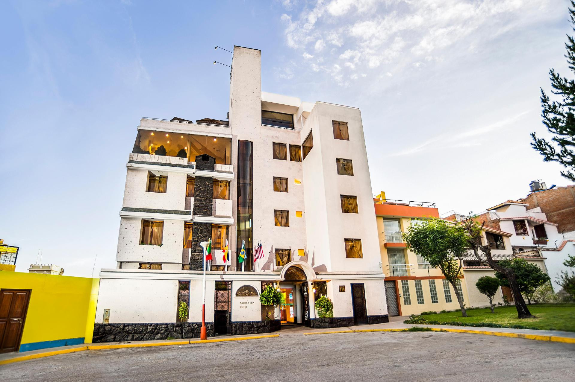 Vista Exterior Hotel Natura Inn