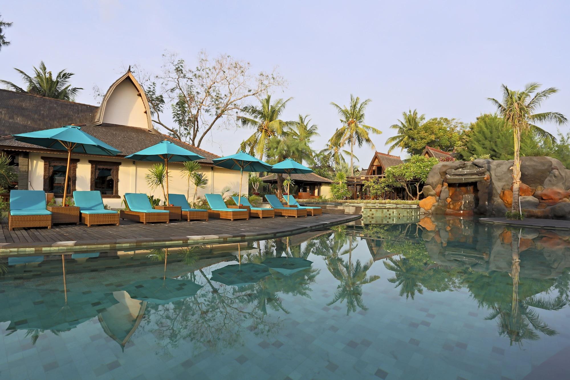 Vista Piscina Vila Ombak Hotel