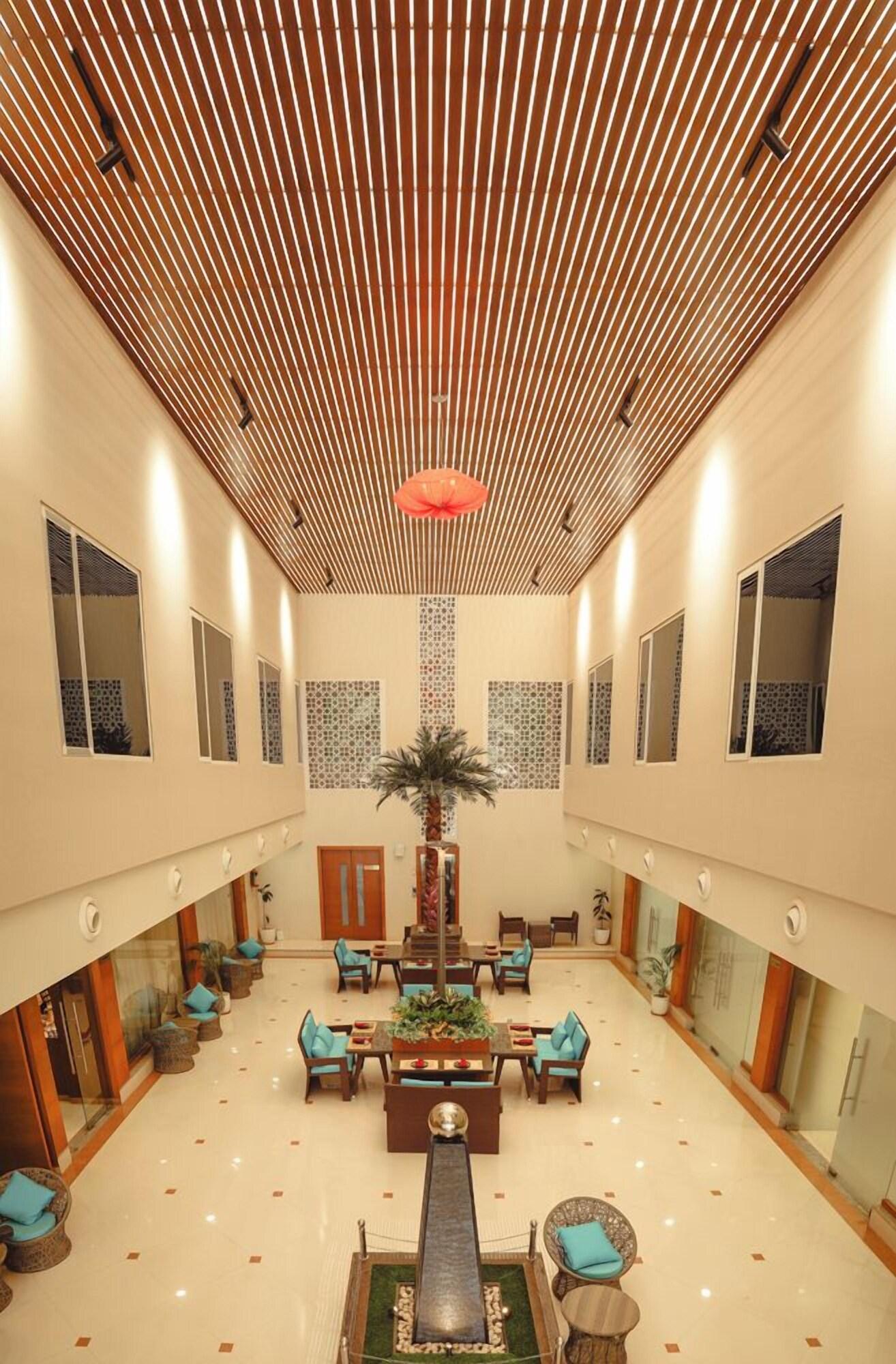 Vista Exterior Ramee The Srinivas Palace