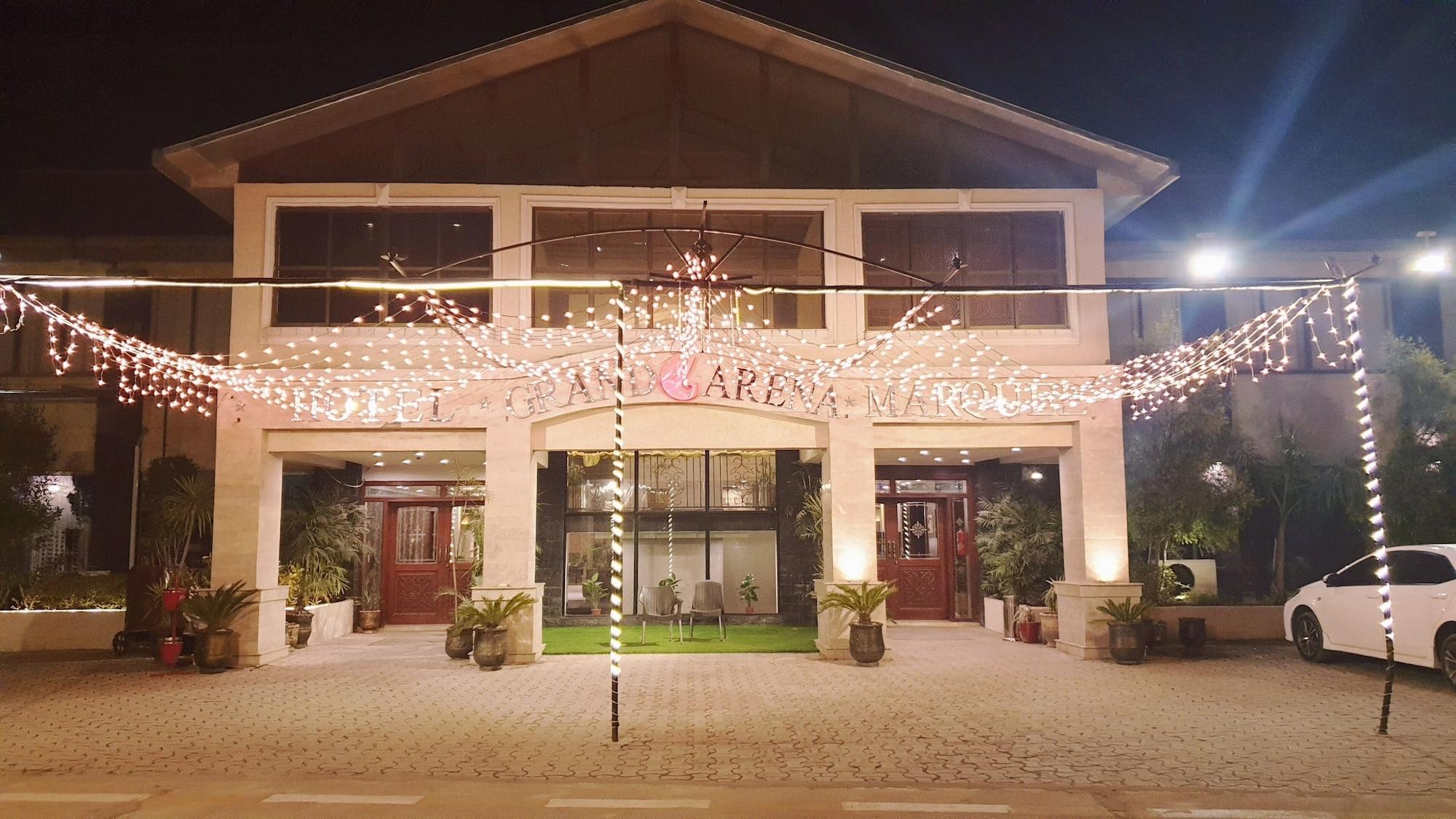 Varios Hotel Grand Arena