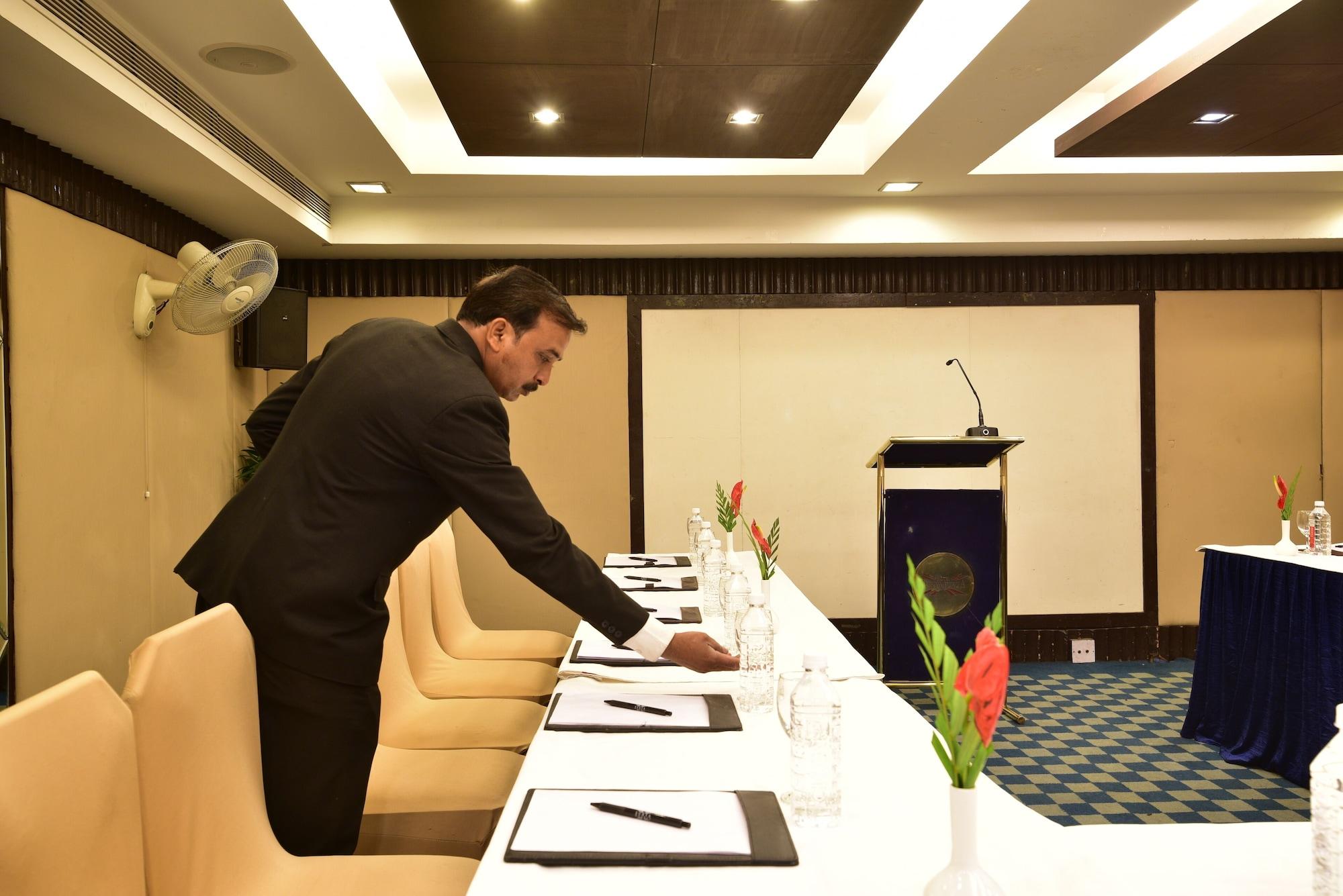 Sala de Reuniones Hotel Surya Plaza