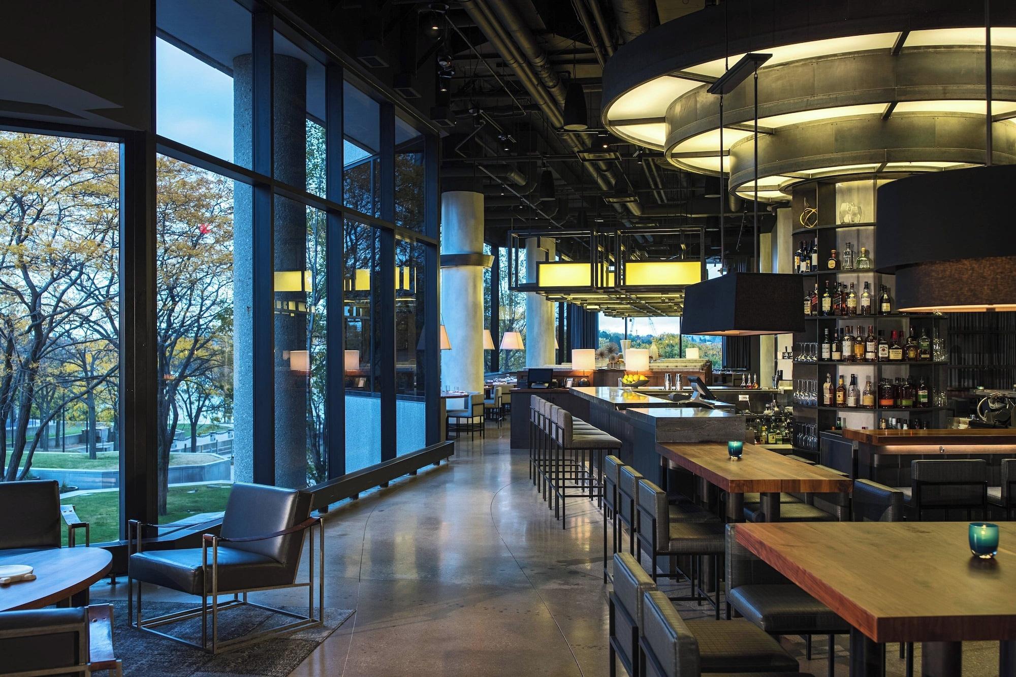 Restaurant Renaissance Toledo Downtown Hotel