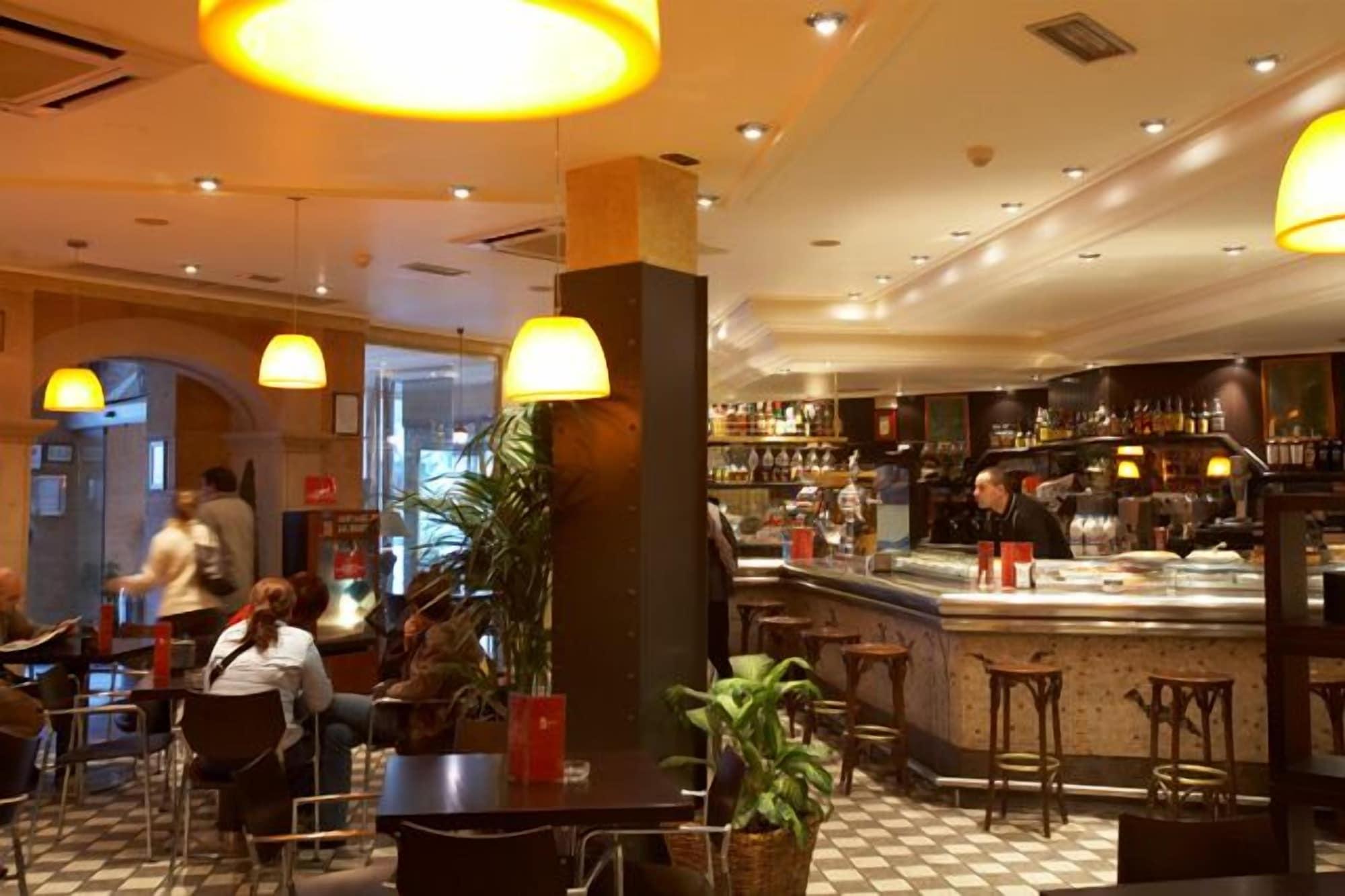 Bar/Salón Hotel Juanito