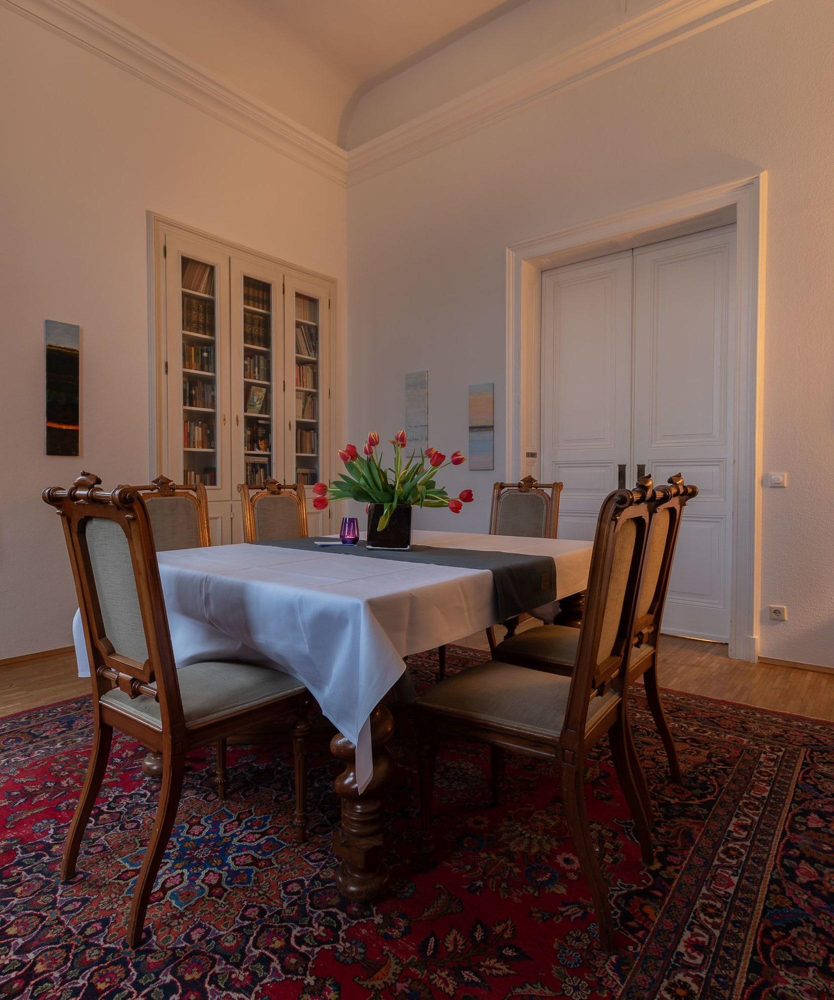 Comodidades del Alojamiento Hotel Villa von Sayn