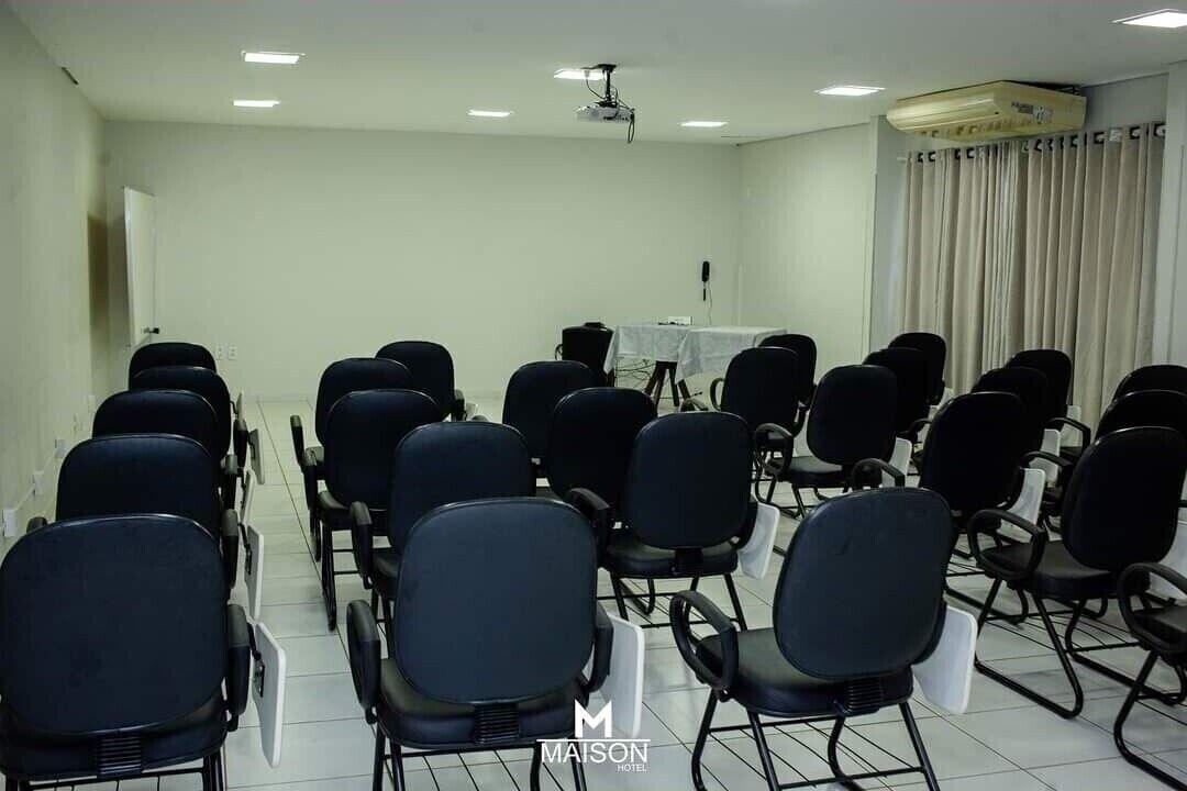 Sala de Reuniones Maison Hotel