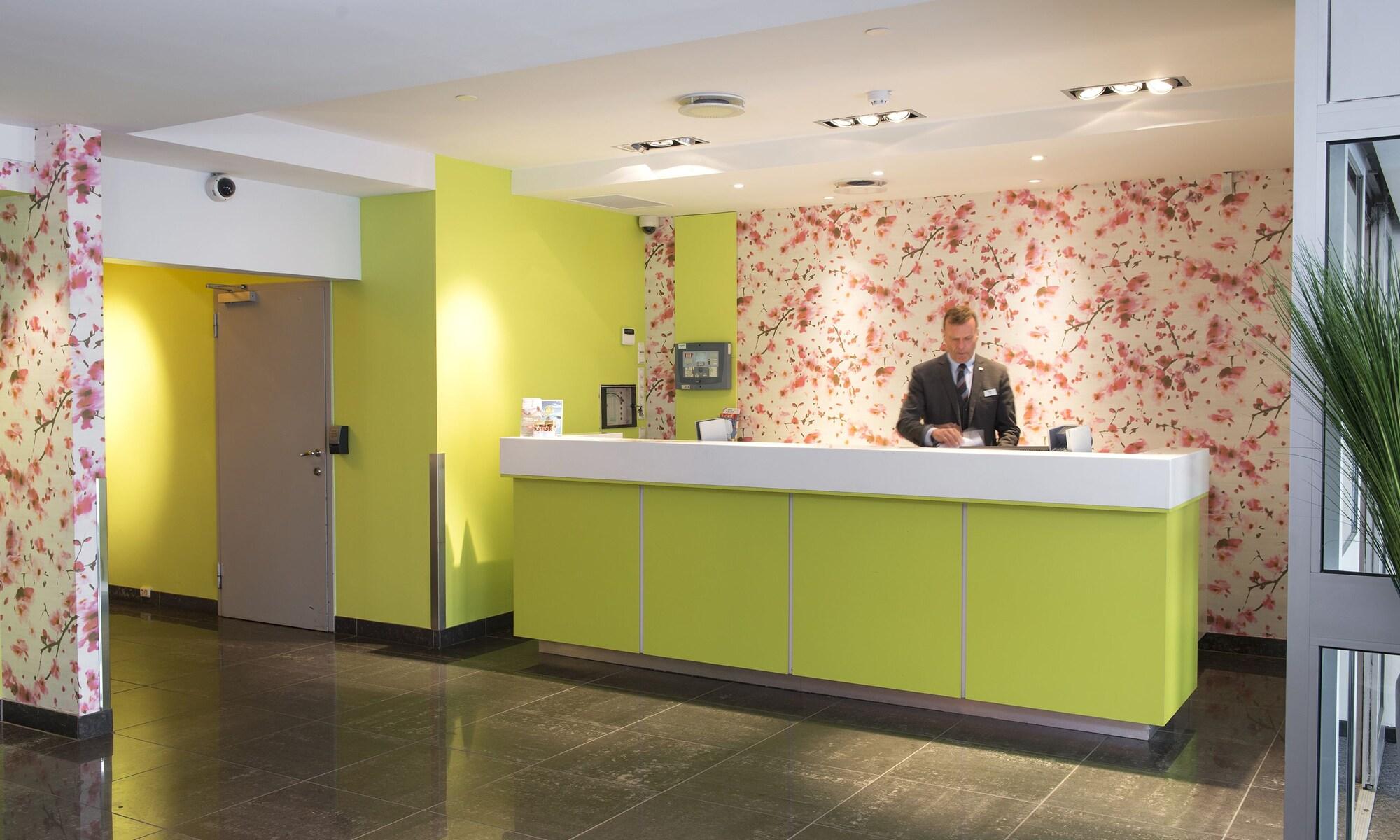 Vista Lobby Thon Hotel Munch