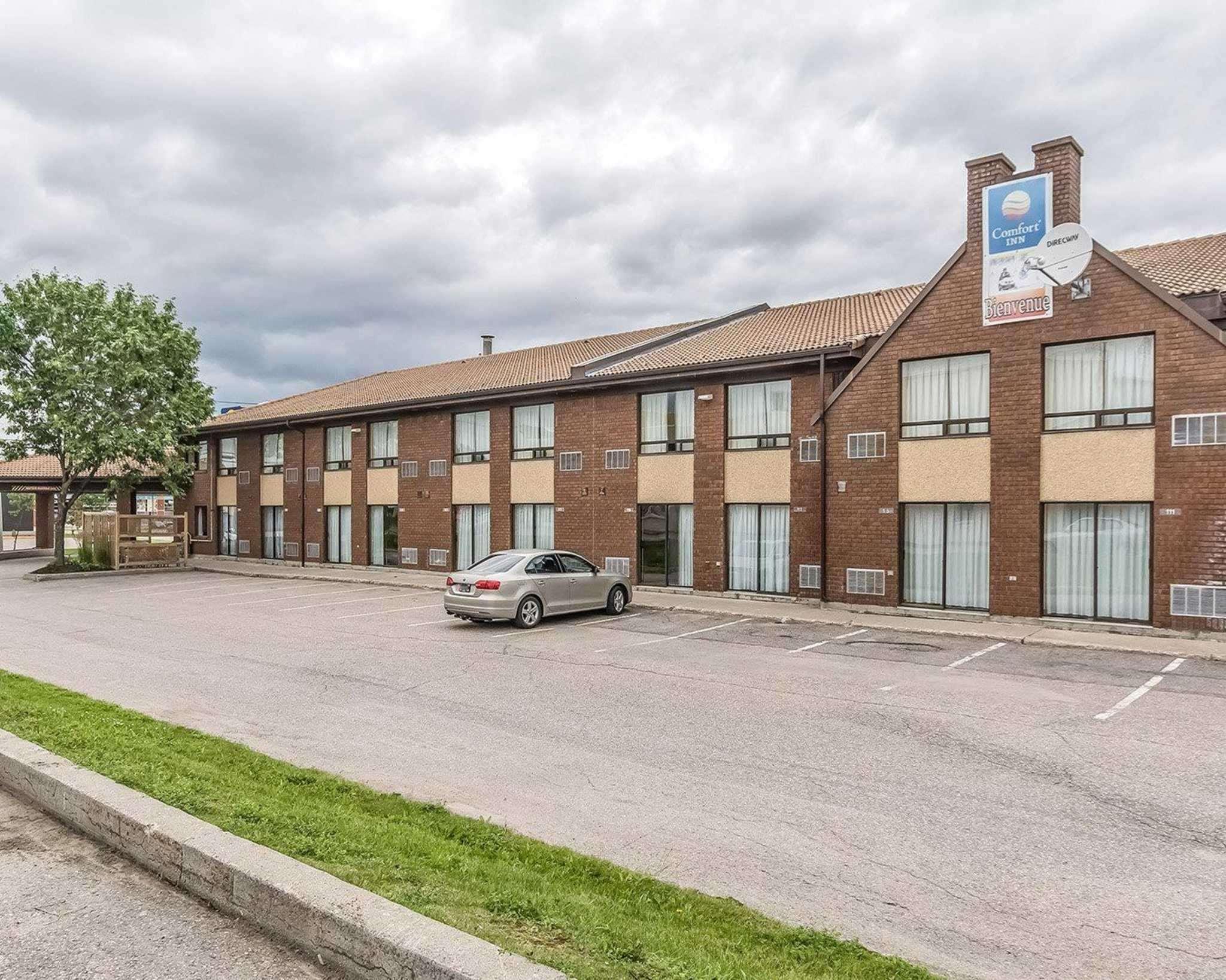 Vista Exterior Comfort Inn Chicoutimi