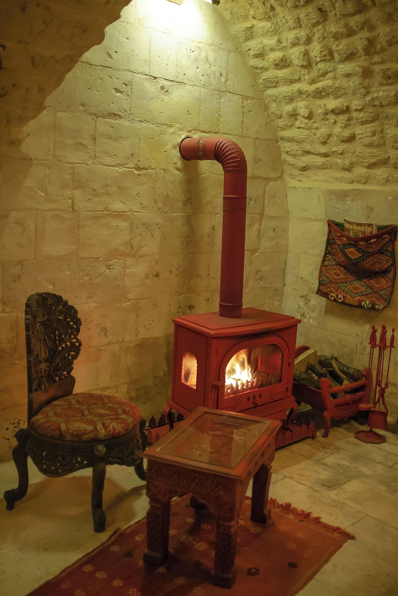 Comodidades del Alojamiento HAYATLI KONAK