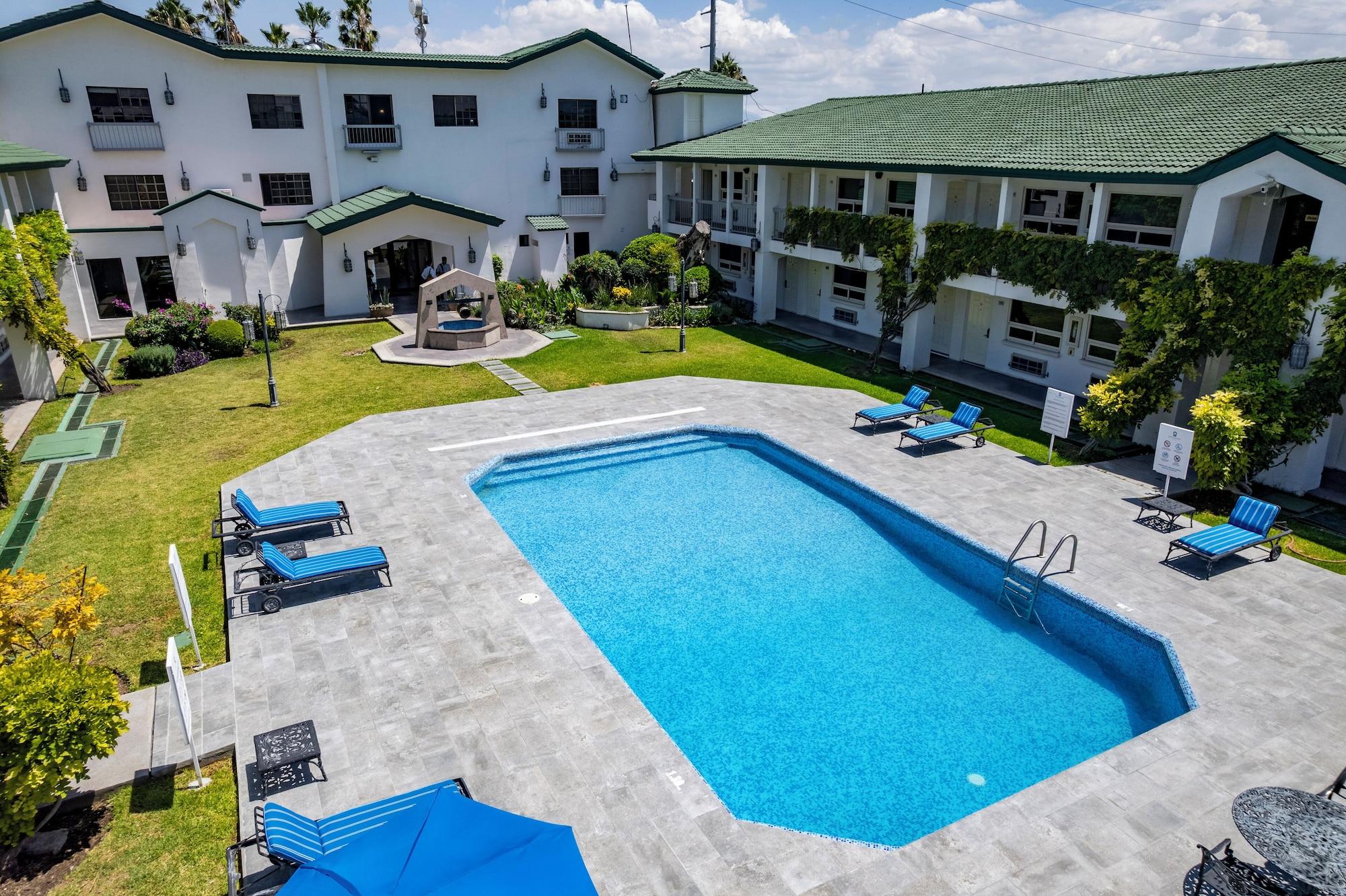 Vista Piscina Quinta Dorada Hotel and Suites
