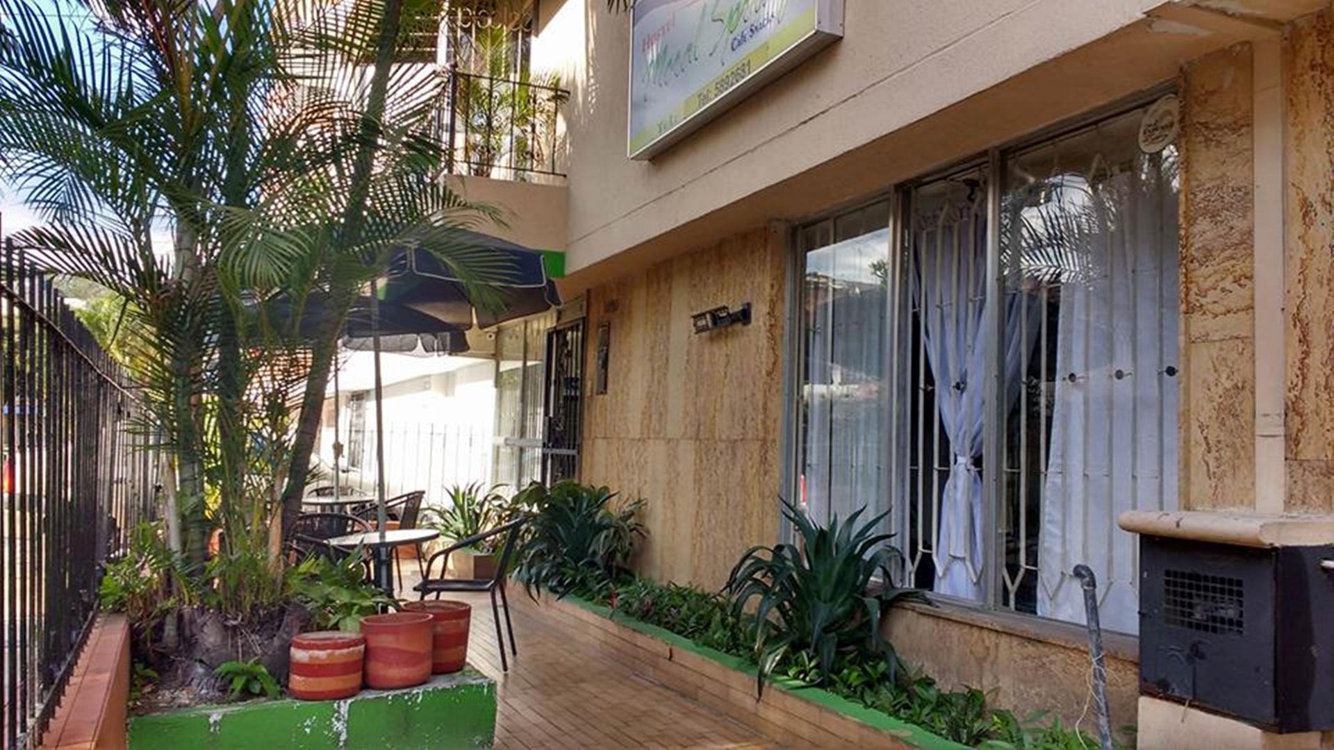 Vista Exterior Hostel MoralSpring