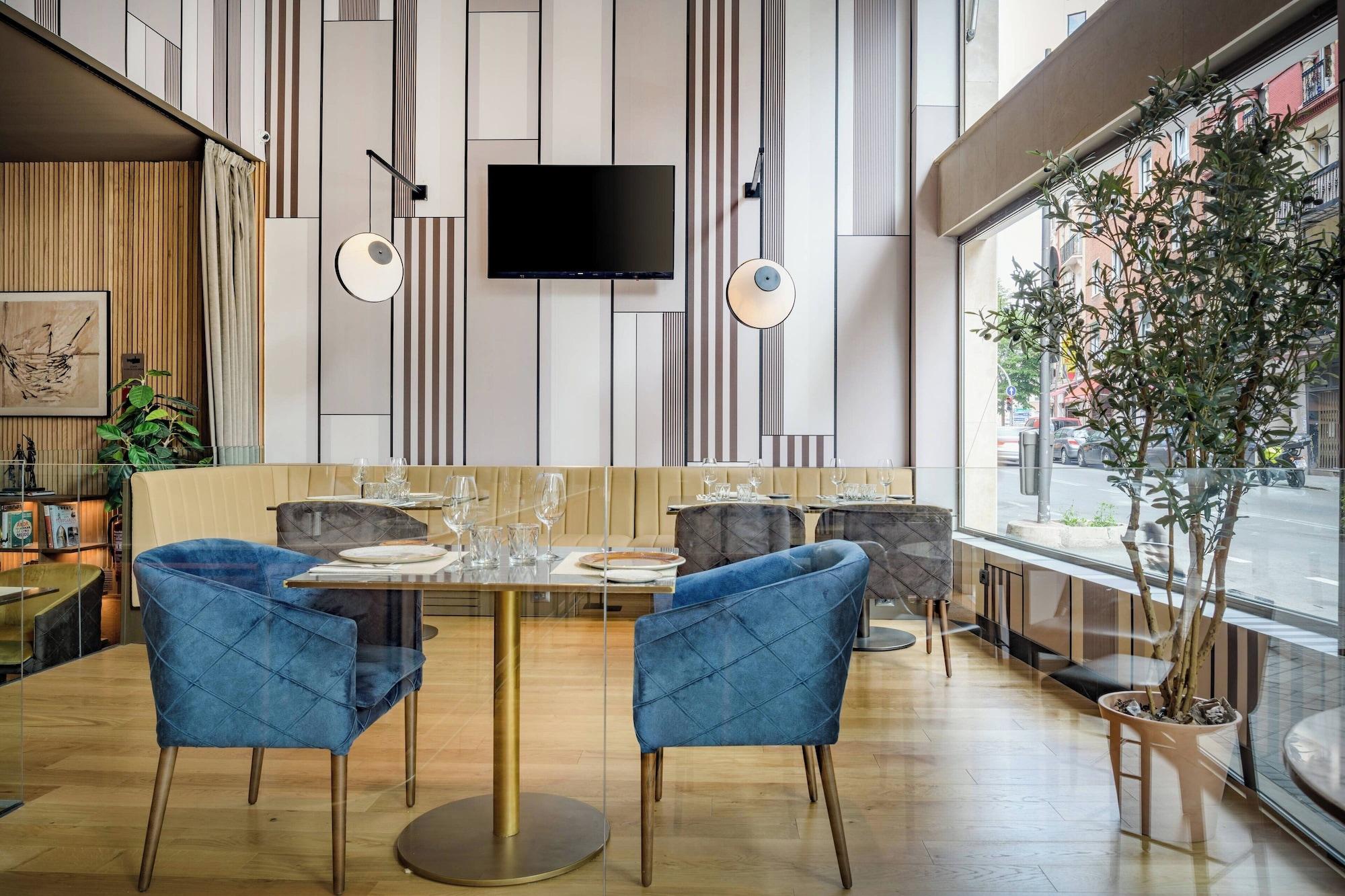 Restaurant AC Hotel Avenida de América by Marriott