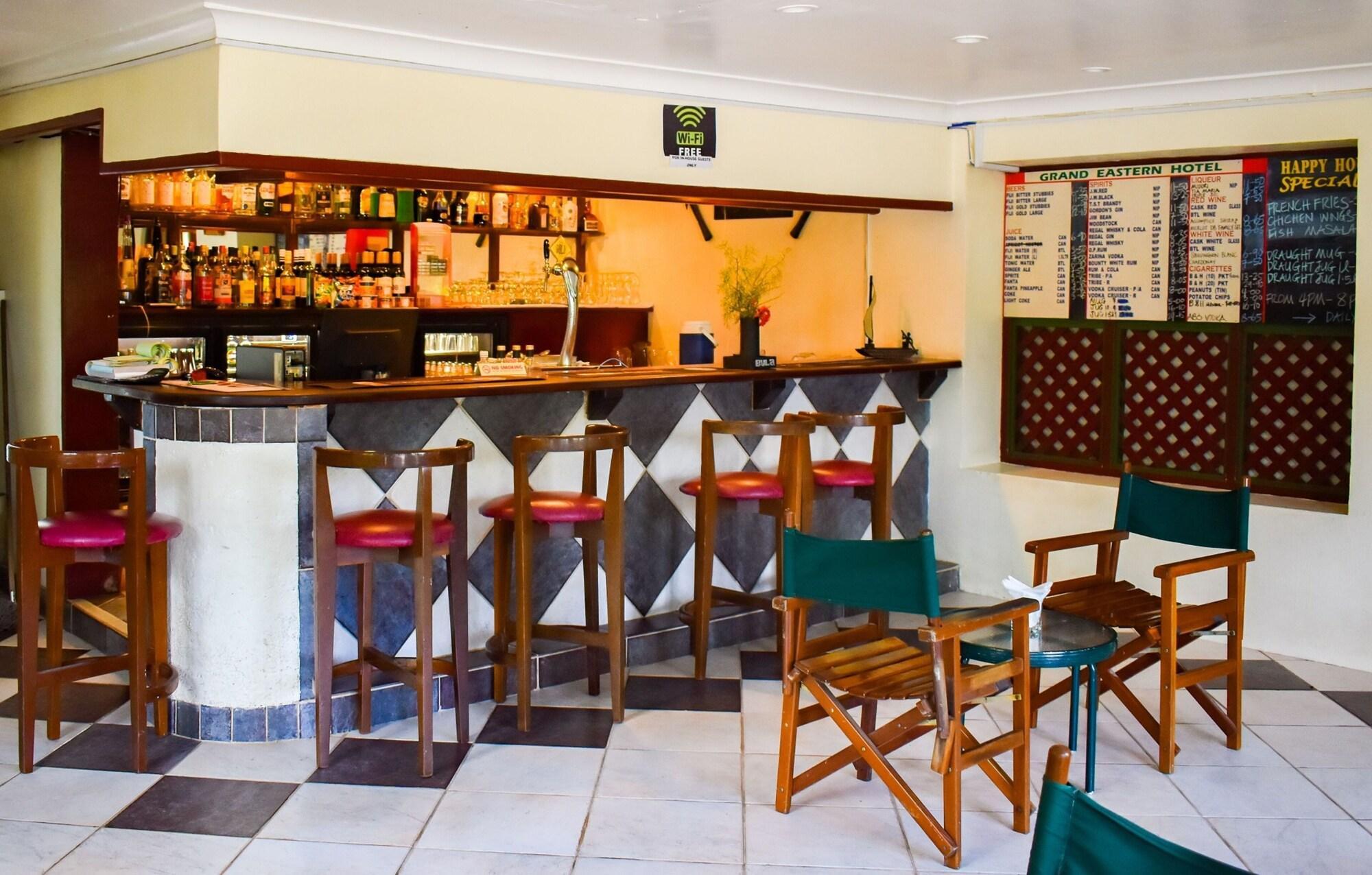 Bar/Salón Grand Eastern