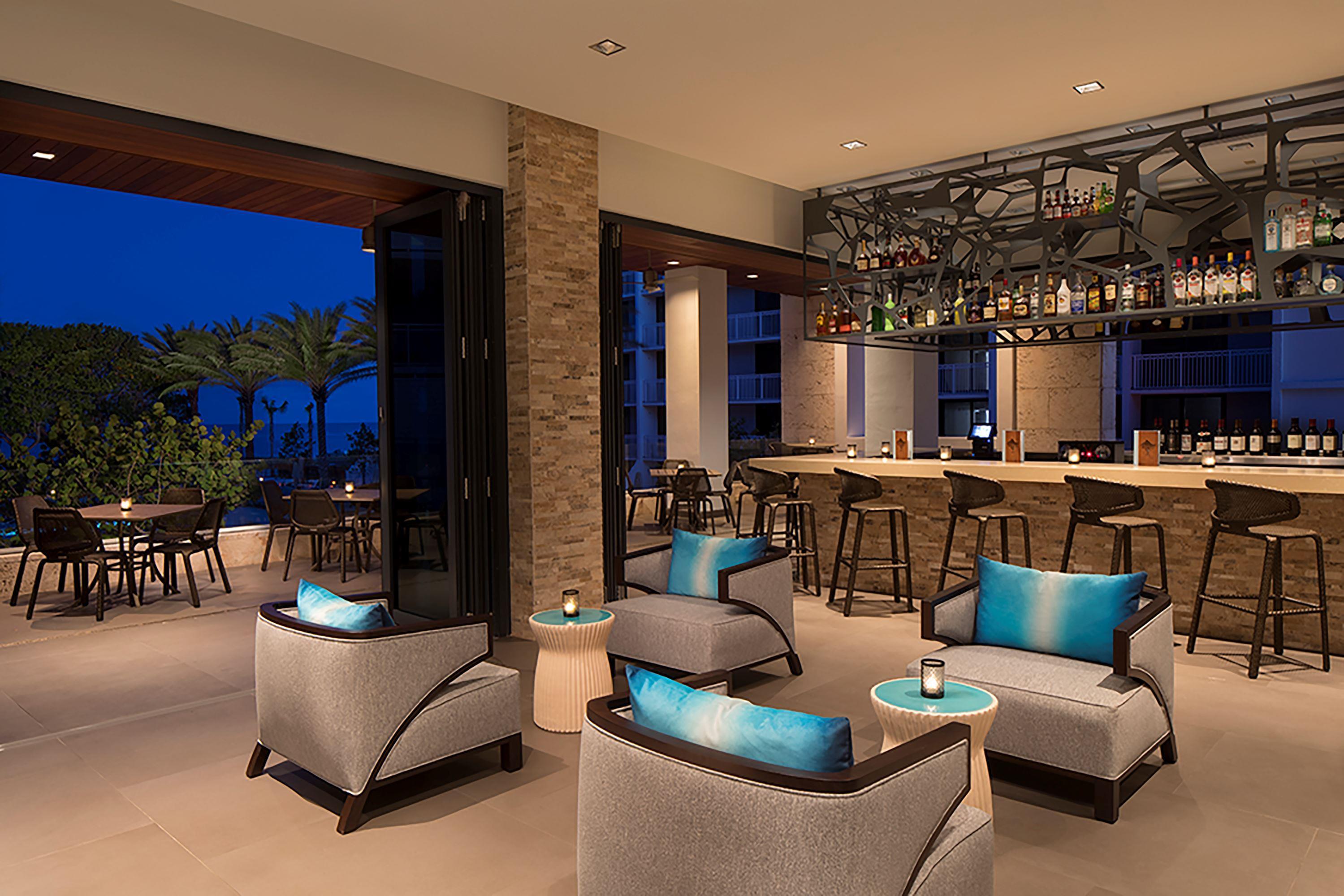 Bar/Salón Zota Beach Resort