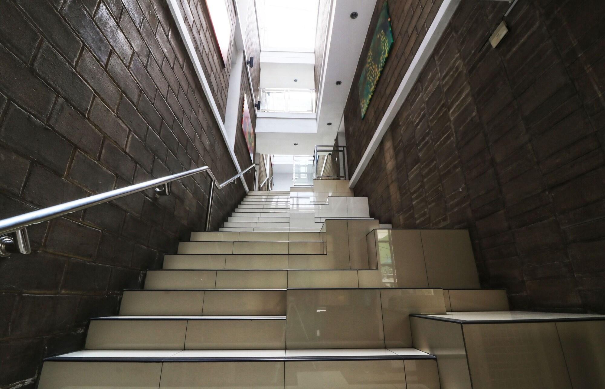 Varios Wisma Garuda