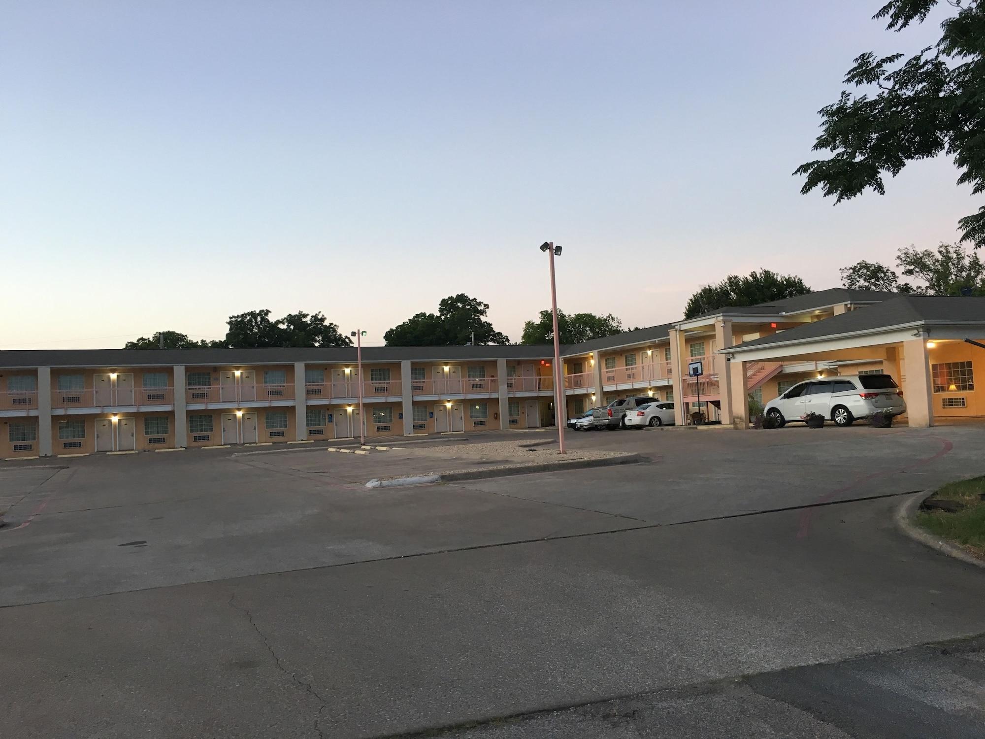 Vista Exterior Nites Inn