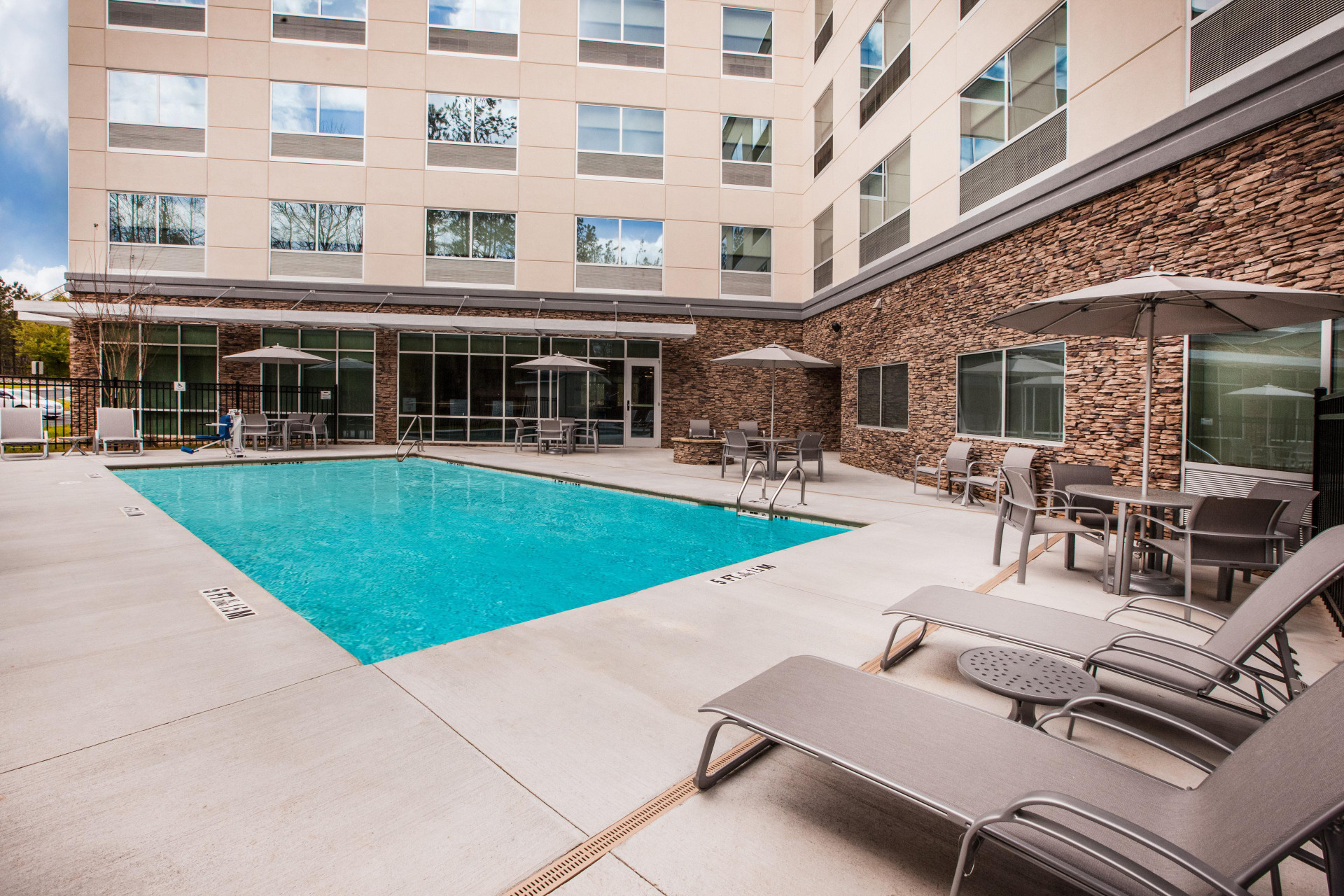 Vista Piscina Holiday Inn Express Atlanta N - Woodstock