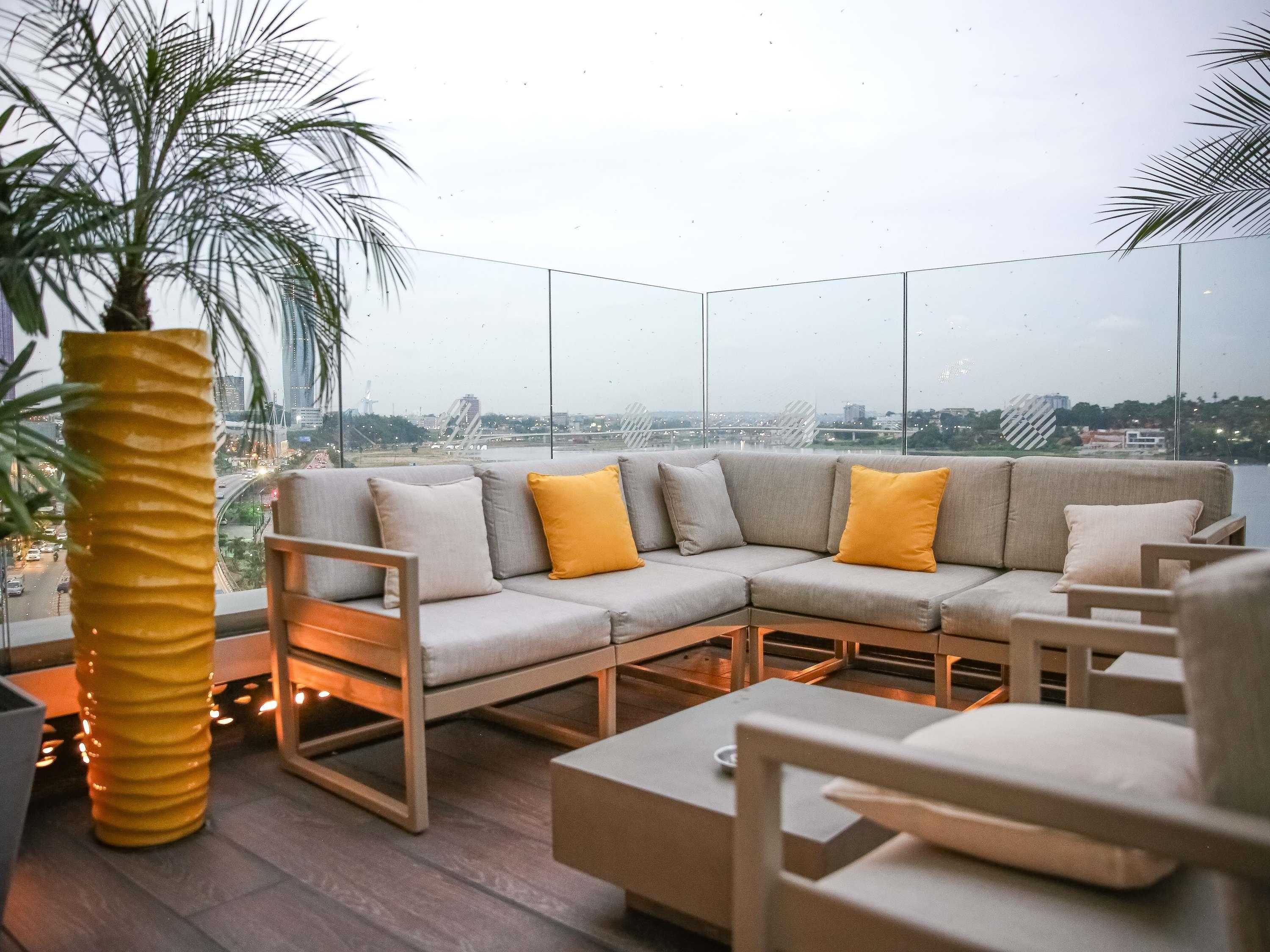 Bar/Salón Pullman Abidjan