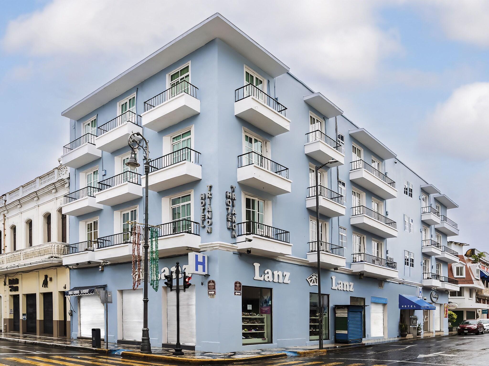 Vista Exterior Hotel Trianon