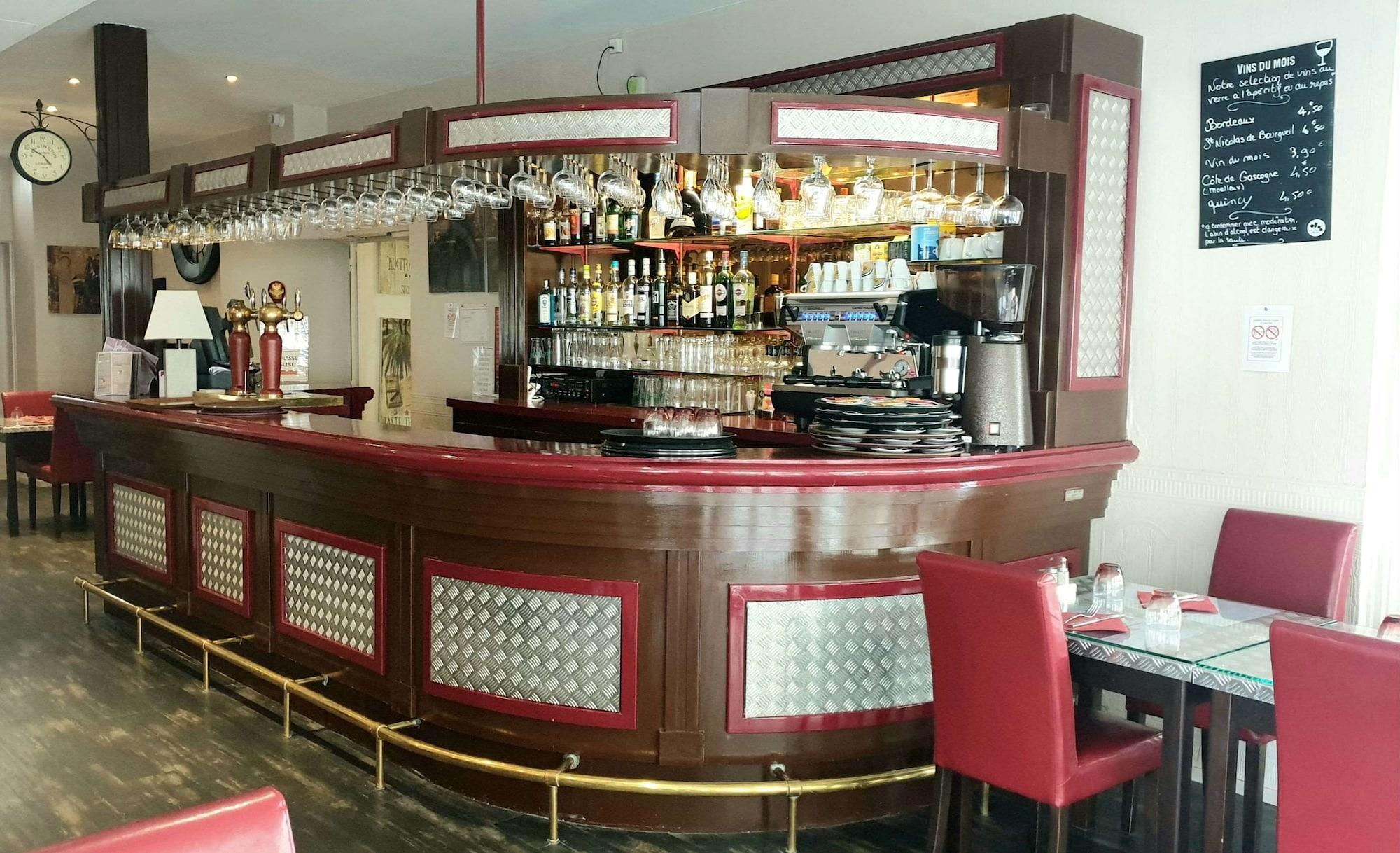 Bar/Salón Brit Hotel Confort Auclair Gueret