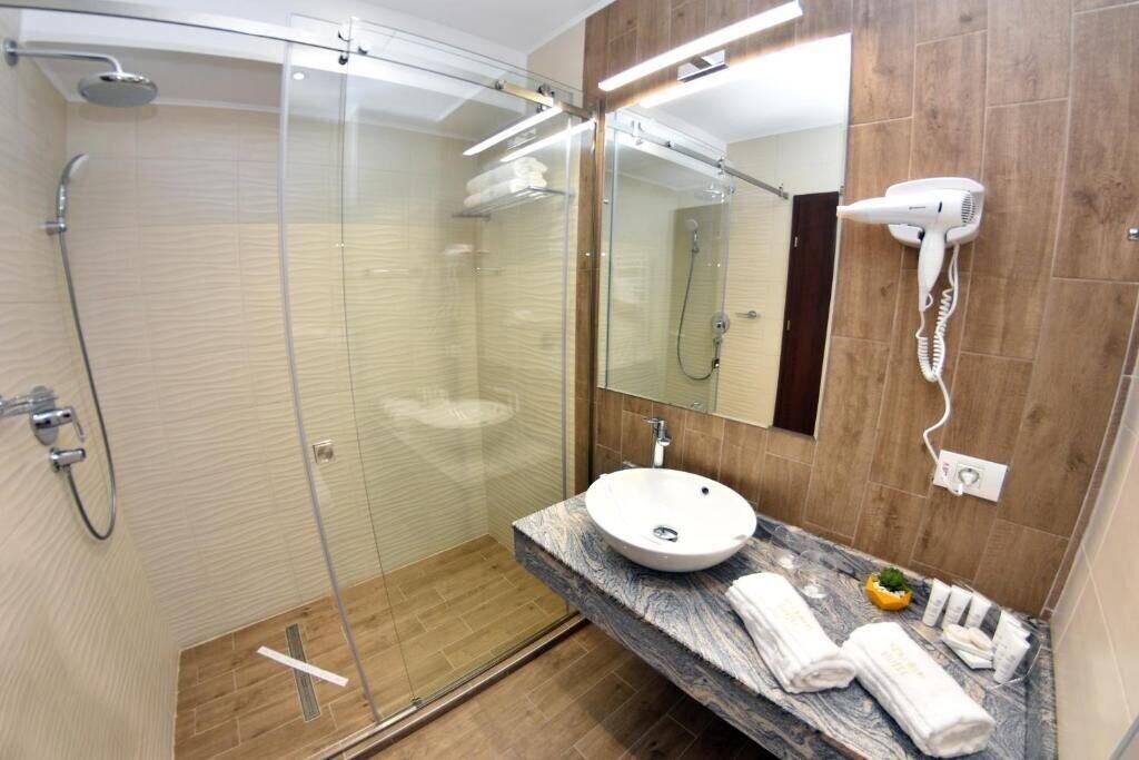 Equipamiento de Habitación Stavros