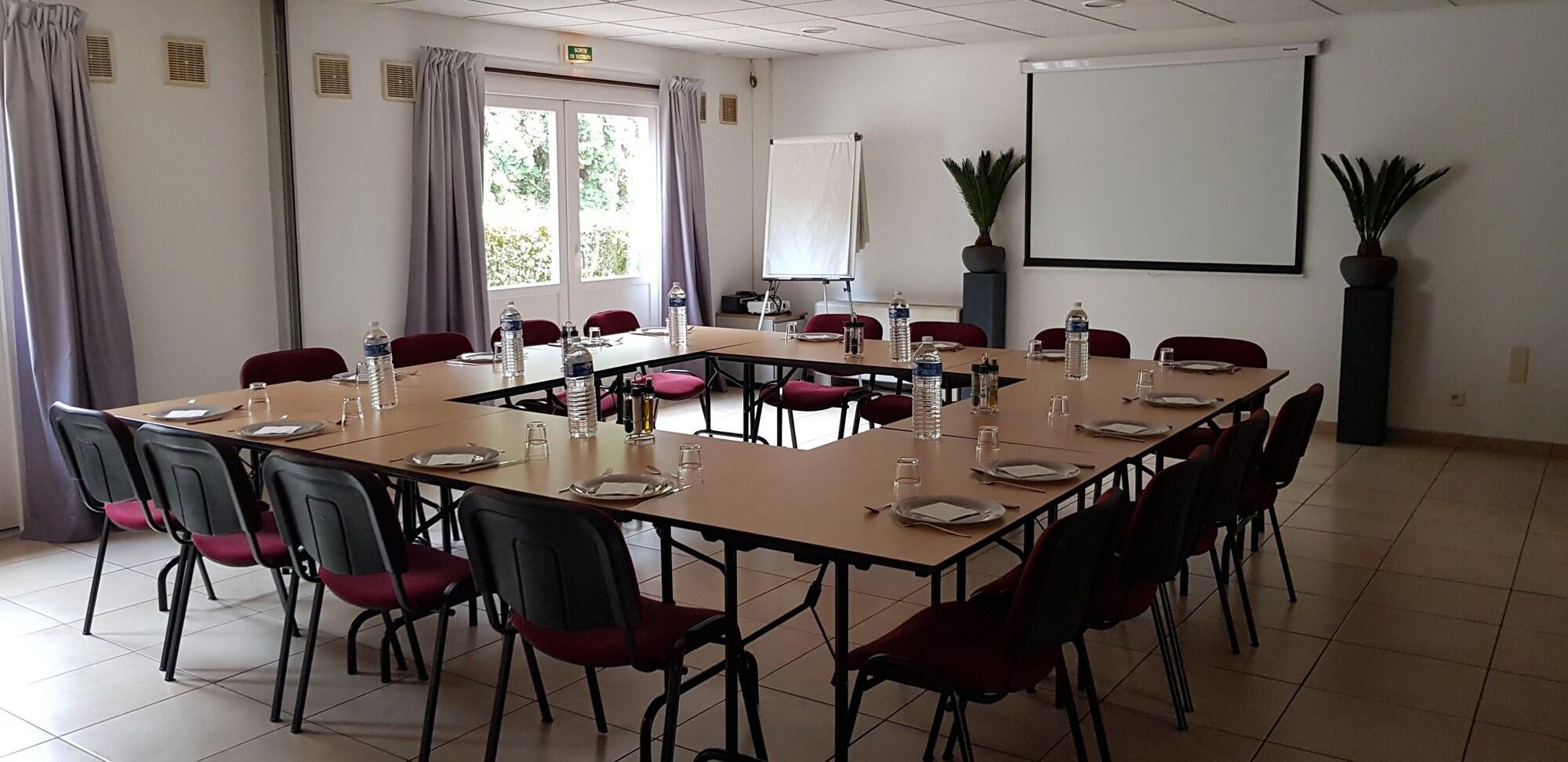 Sala de Reuniones Doubs Hotel - Hostel