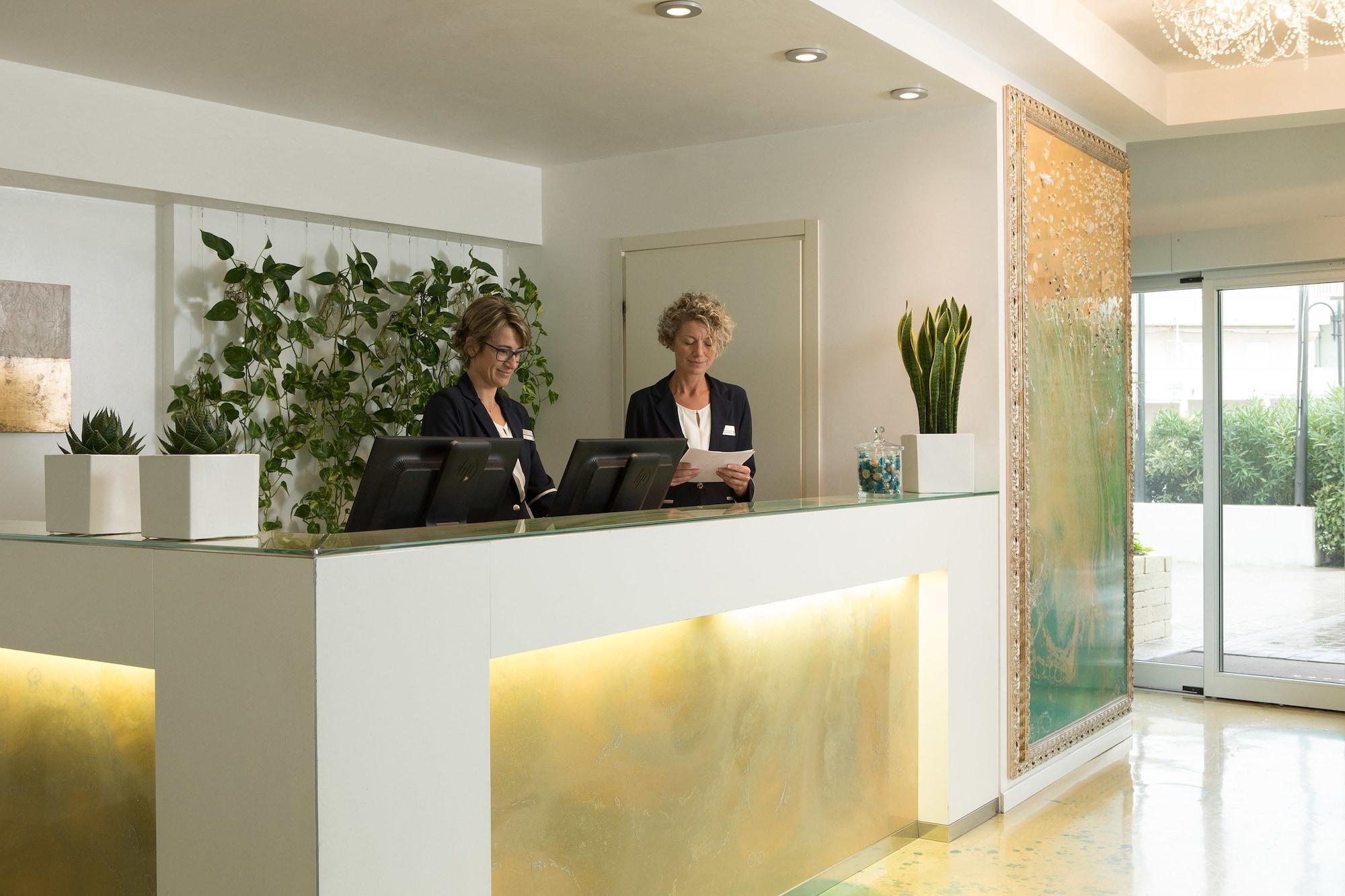 Vista Lobby Adriatic Palace Hotel