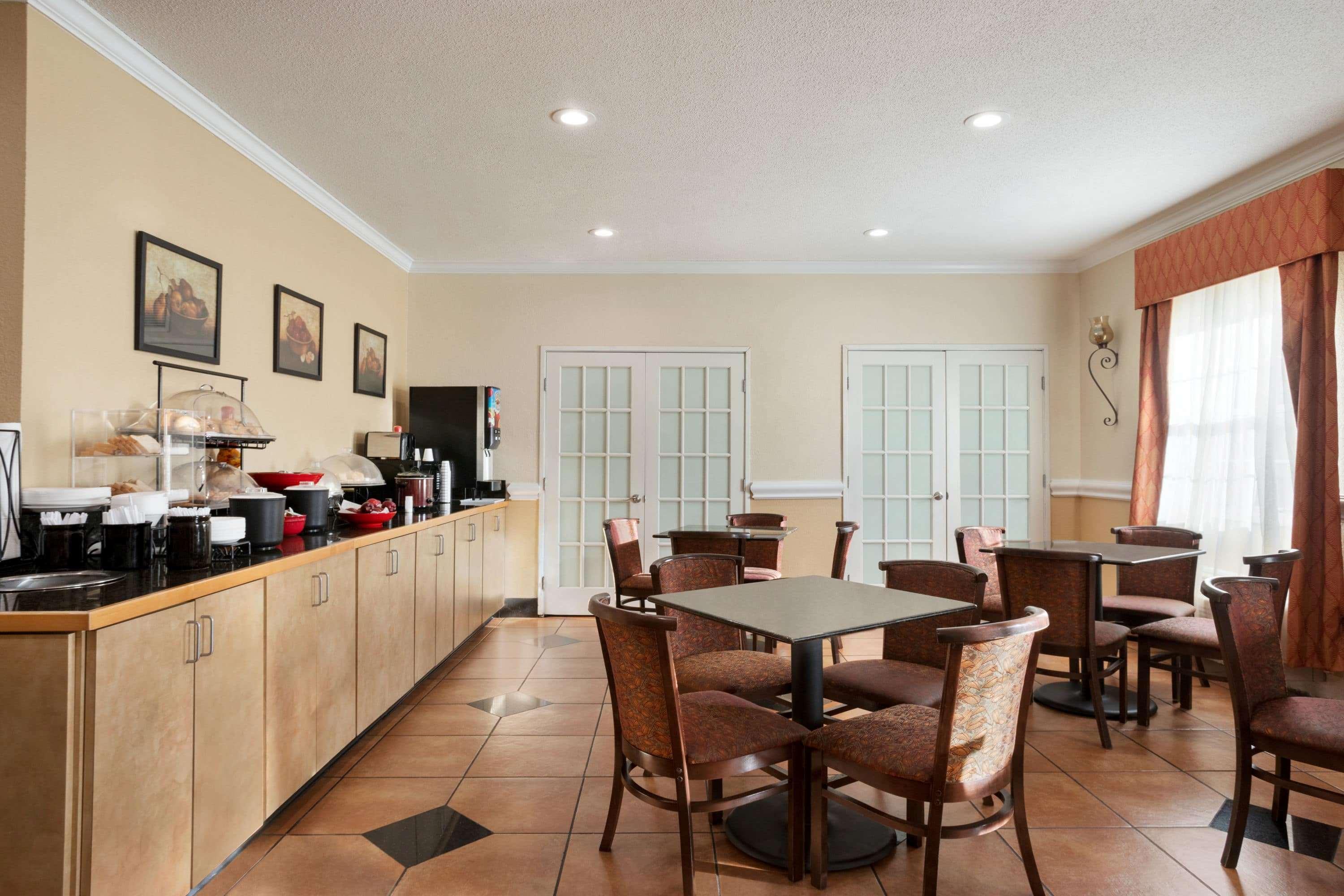 Restaurant Ramada by Wyndham Elizabethtown