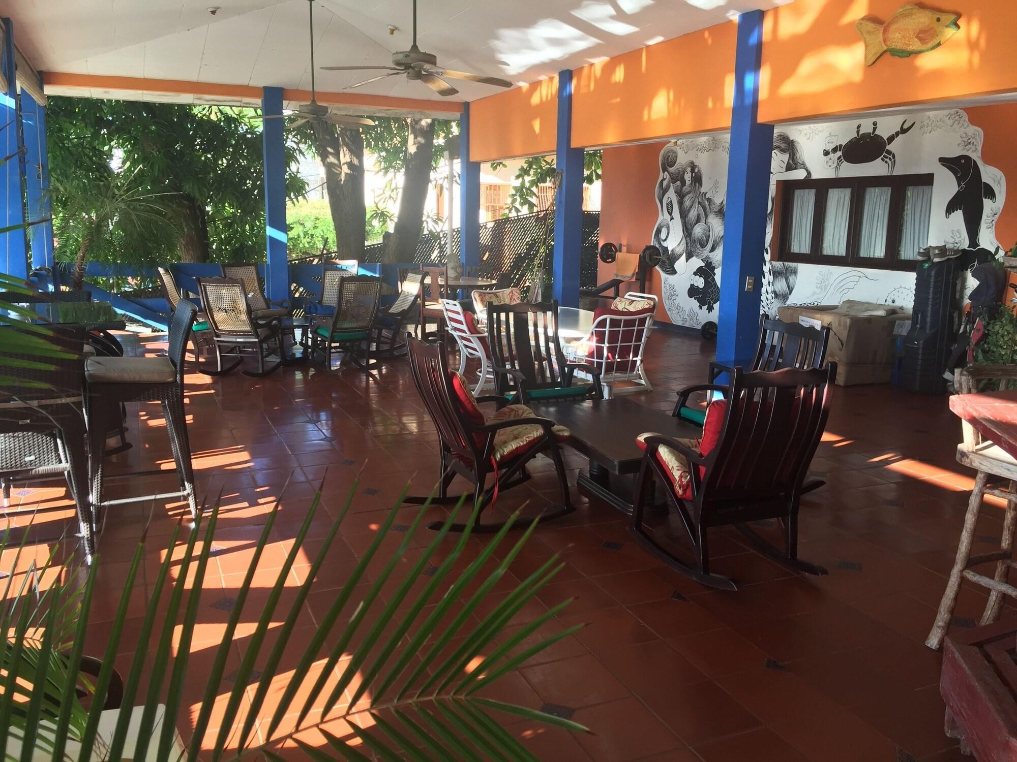 Bar/Salón Black Pearl Inn