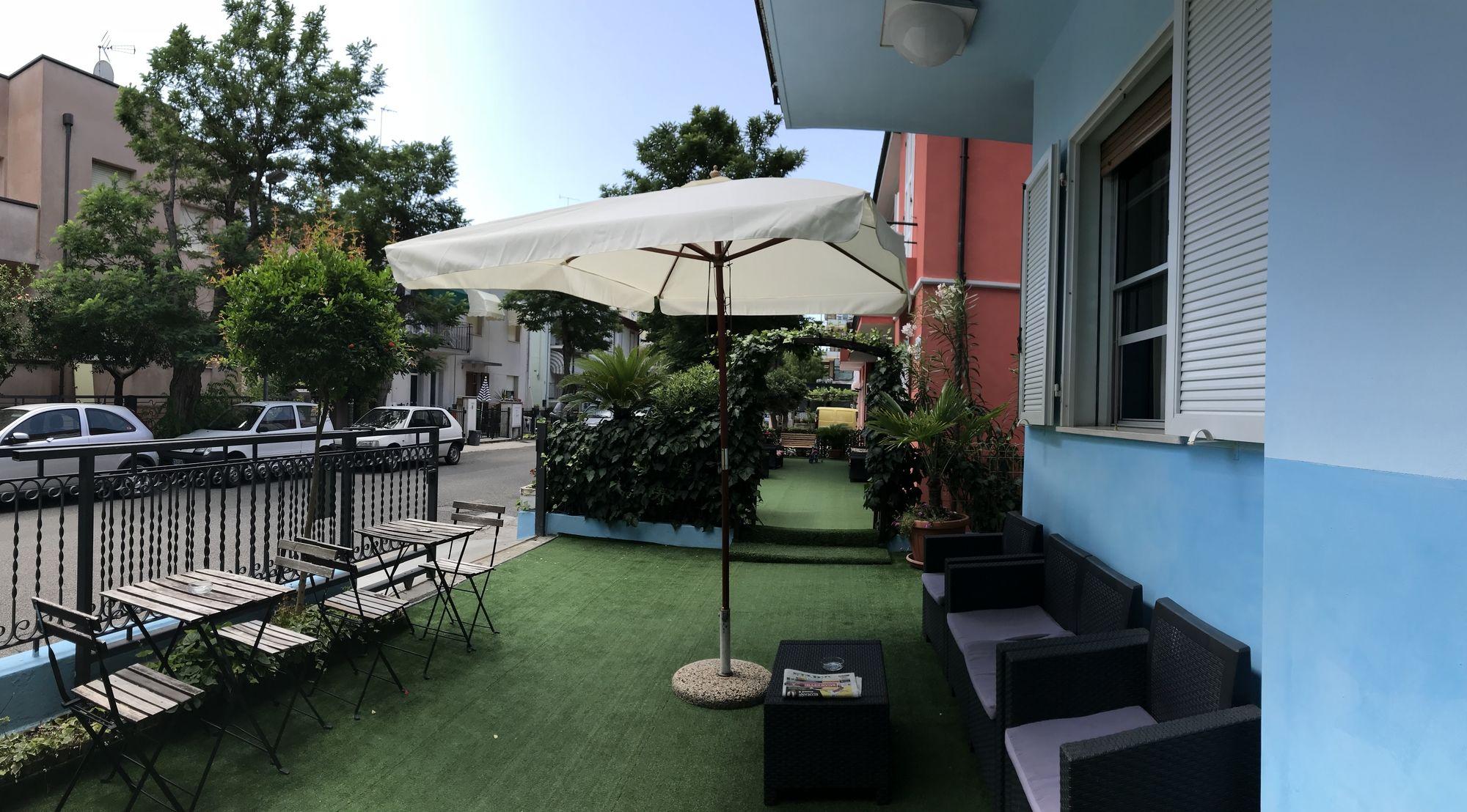 Vista Exterior Hotel Roberta